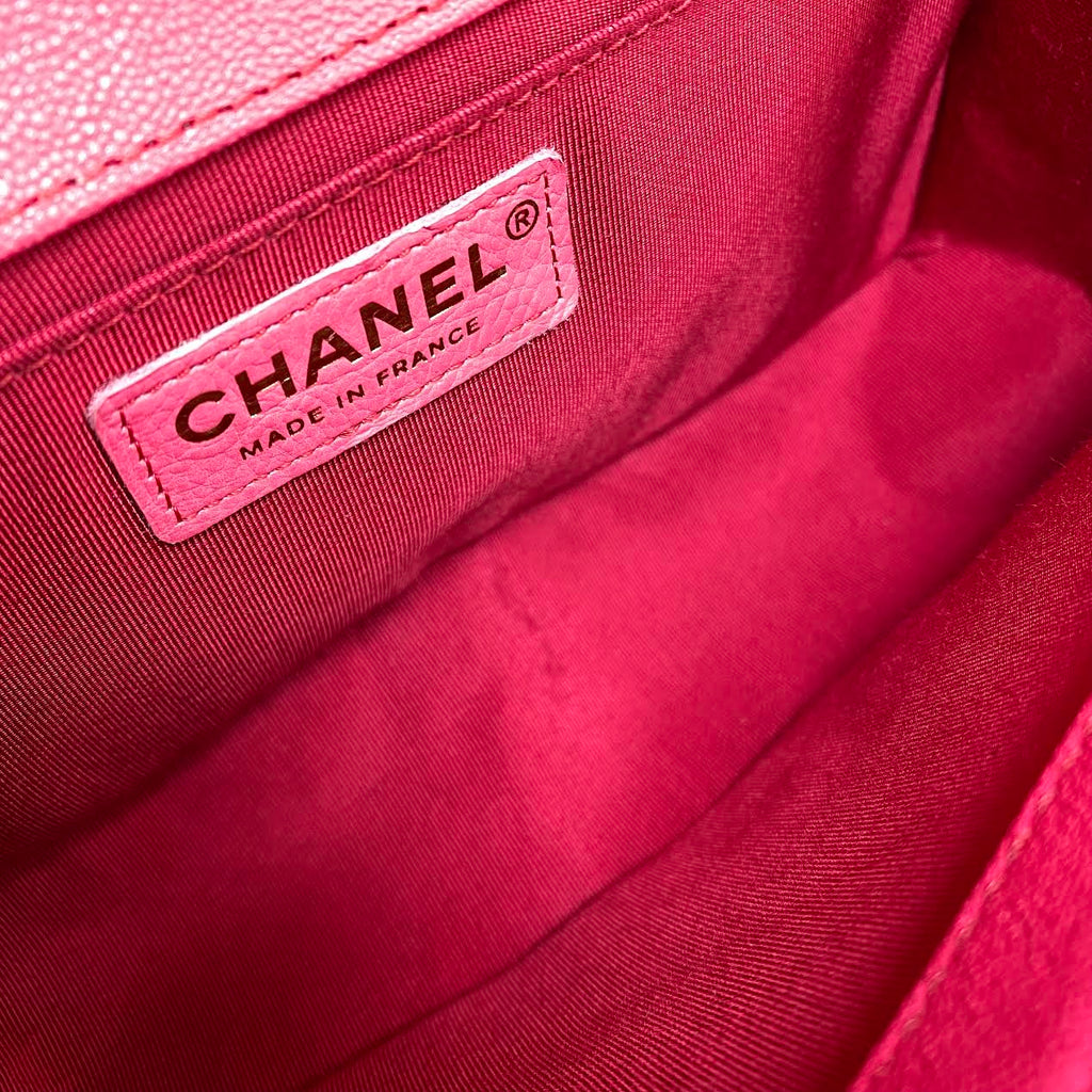 CHANEL Medium Boy Bag Quilted Caviar Pink (Rose)