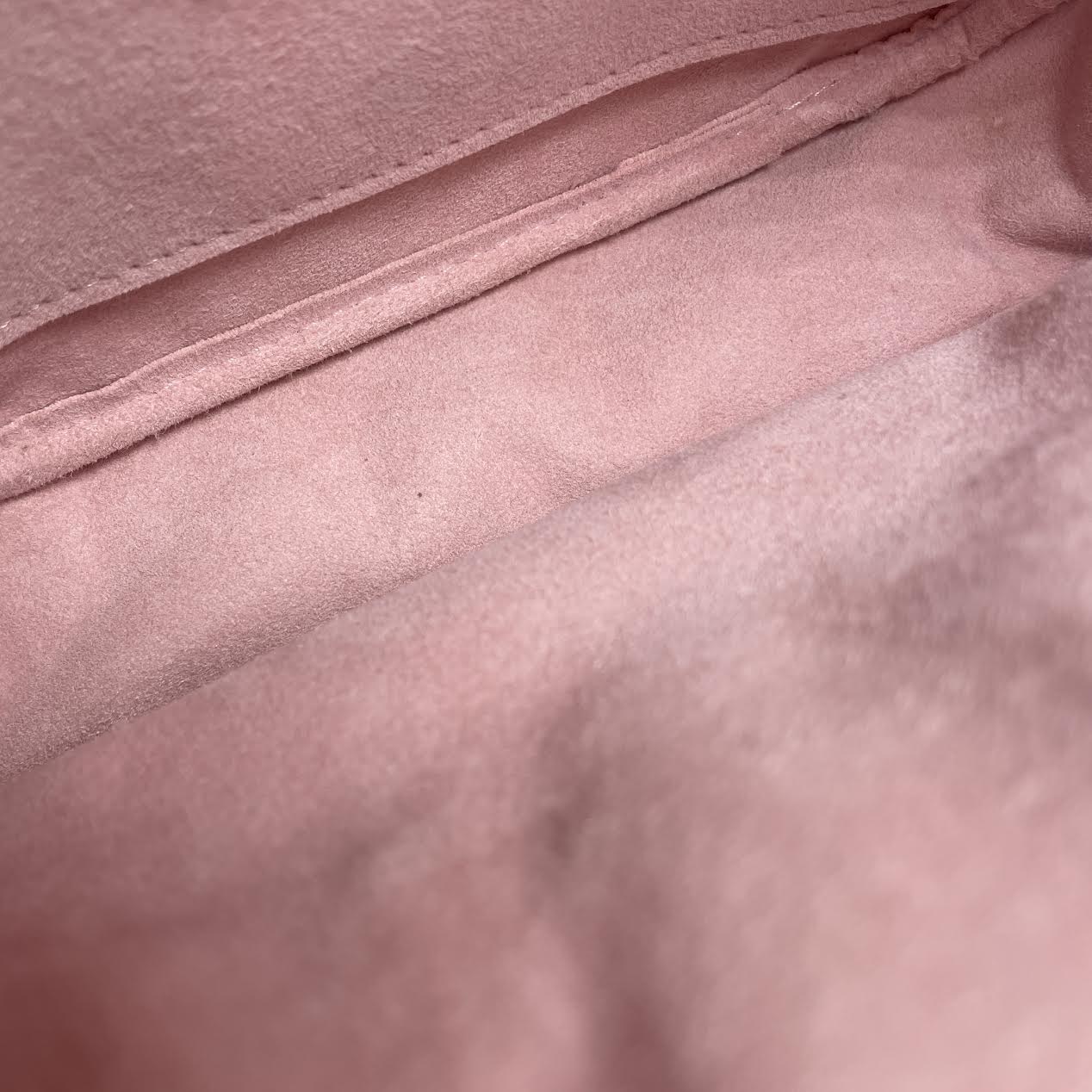 LOUIS VUITTON New Wave Camera Bag - Pink