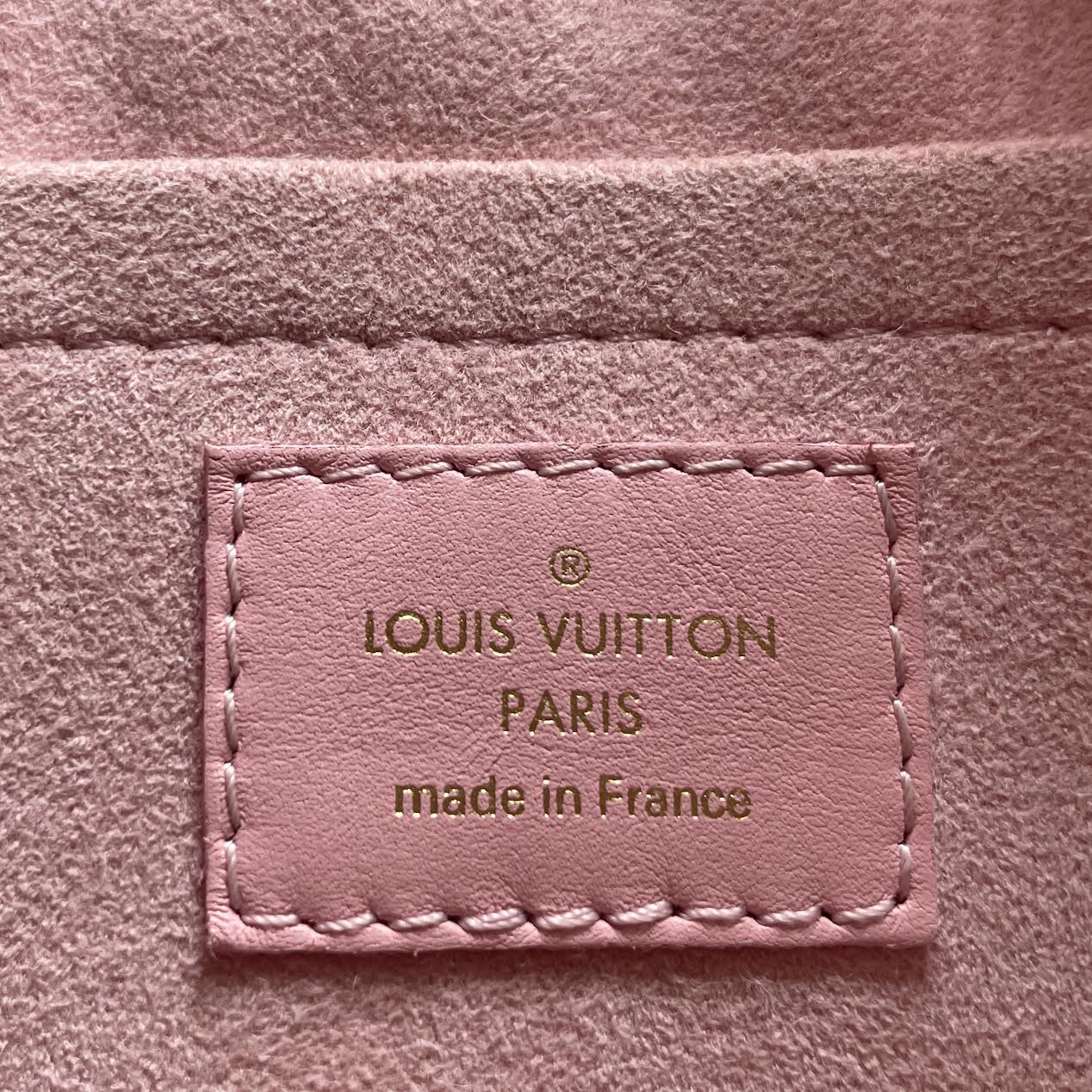 LOUIS VUITTON New Wave Camera Bag - Pink