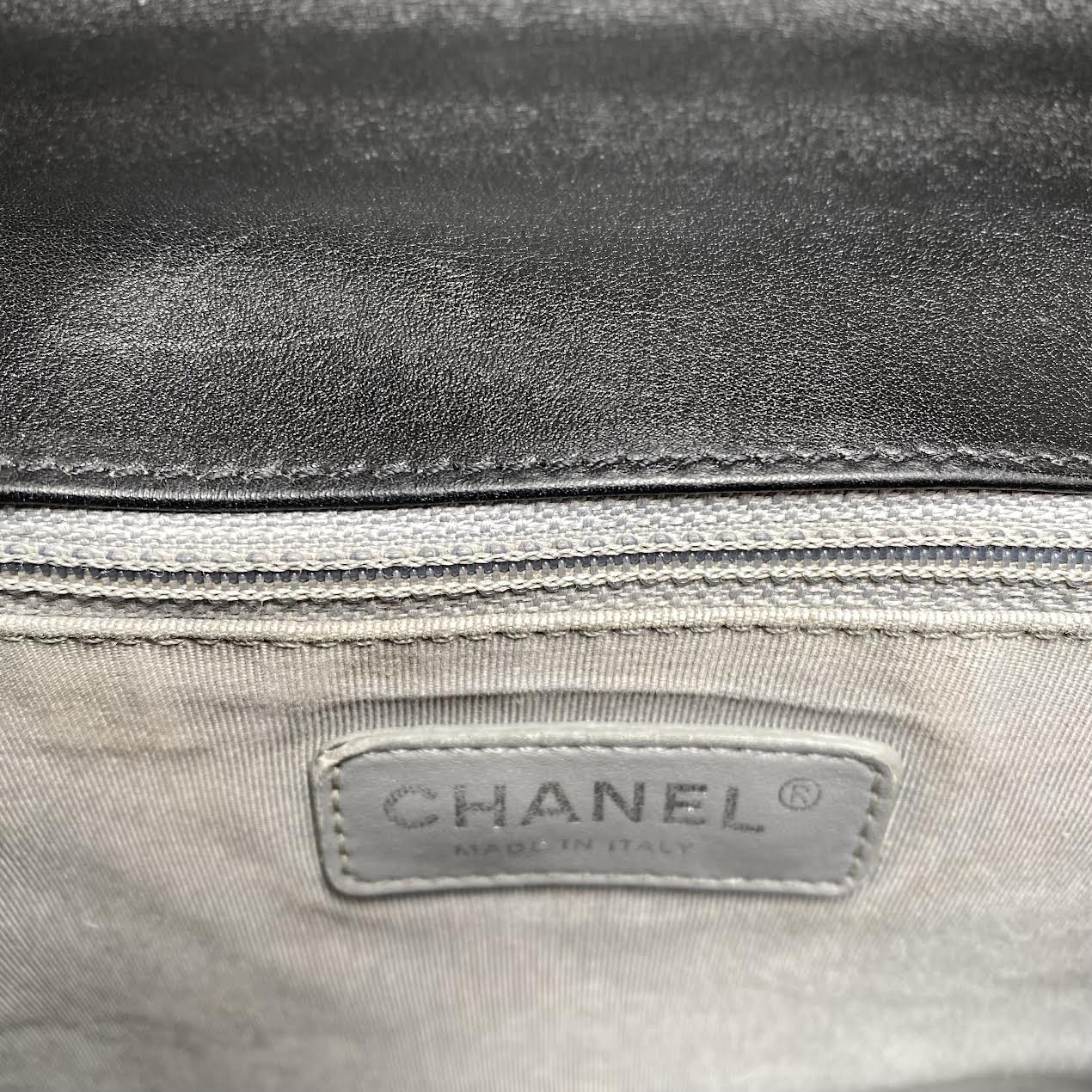 CHANEL Chevron Boy Bag Medium Black