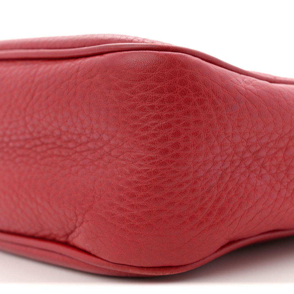Gucci Pebbled Calfskin Small Soho Disco Bag Vibrant Red