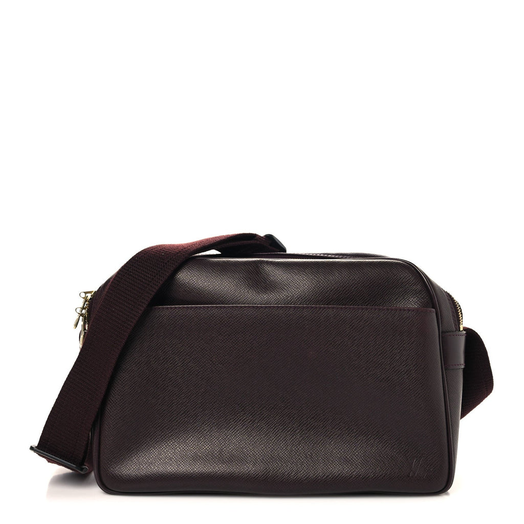 Louis Vuitton Taiga Reporter Messenger Acajou