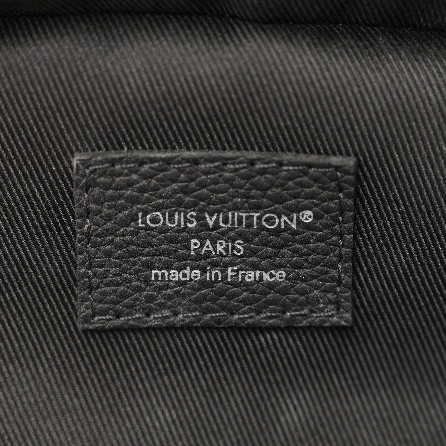 Louis Vuitton Damier Graphite Pixel Avenue Sling Backpack Gris