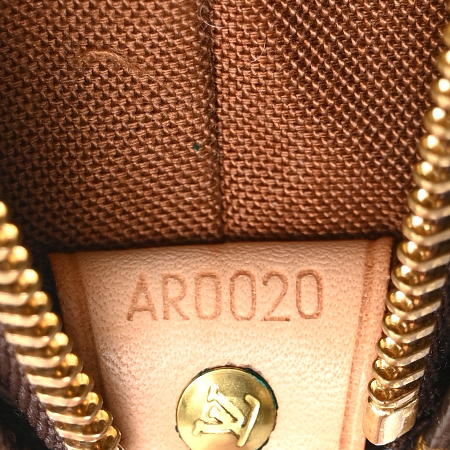 Louis Vuitton Monogram Cabas Mezzo