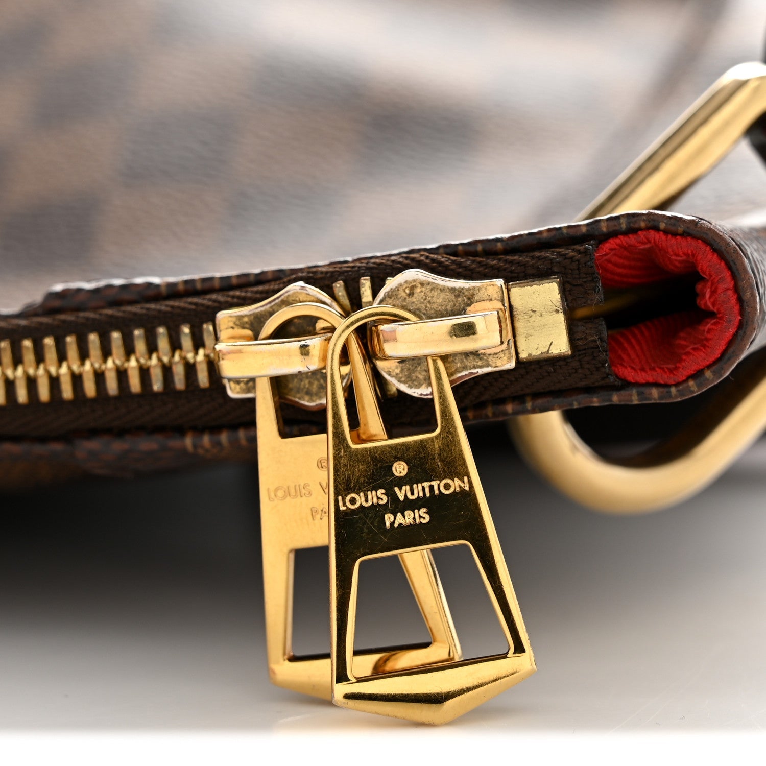 Louis Vuitton Damier Ebene South Bank Besace