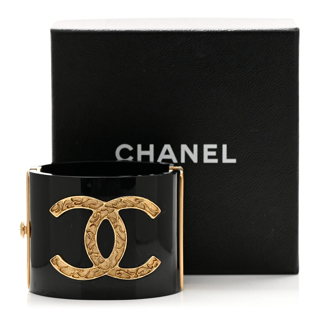 Resin CC Cuff Bracelet Black Gold