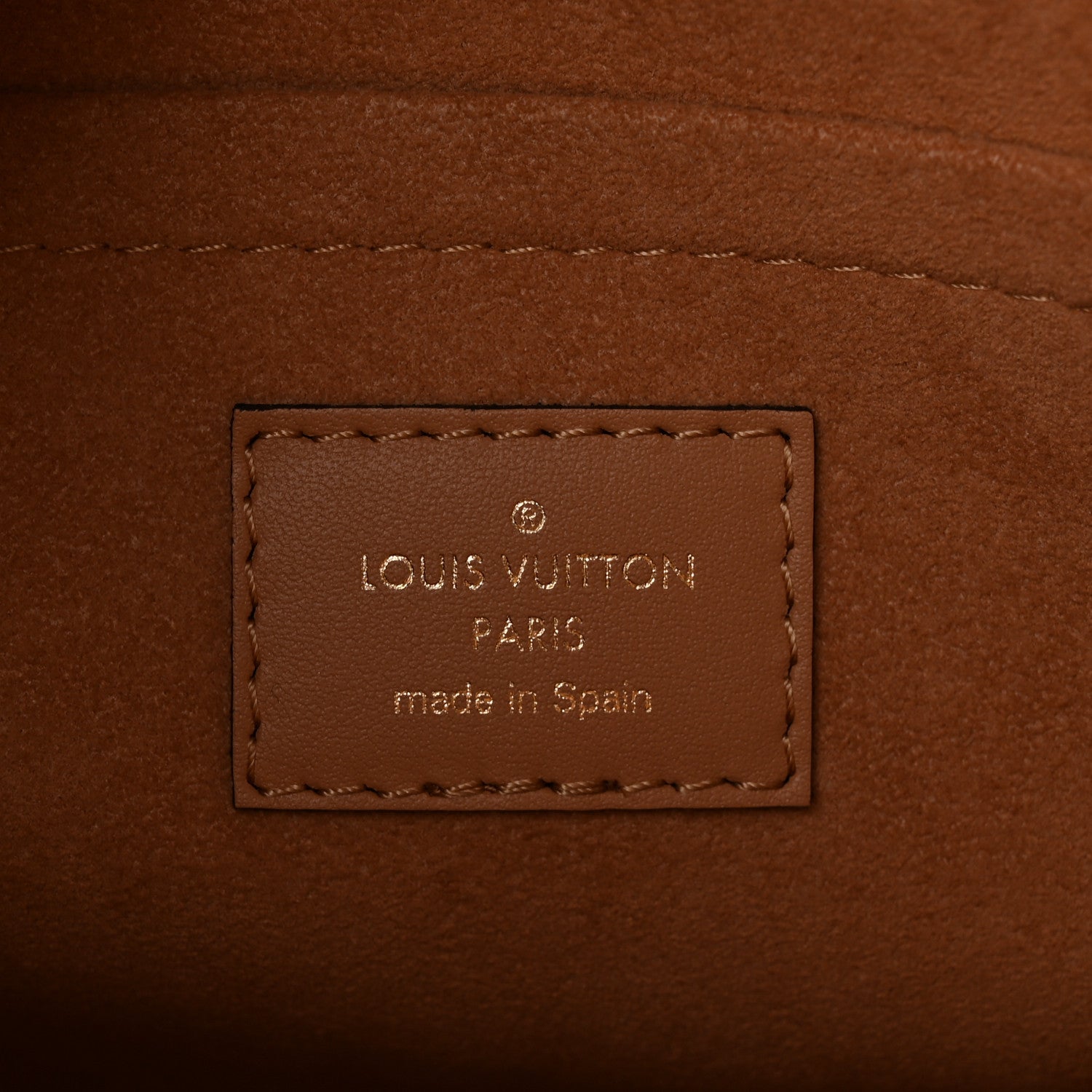 Louis Vuitton Mahina On My Side GM Arizona Beige