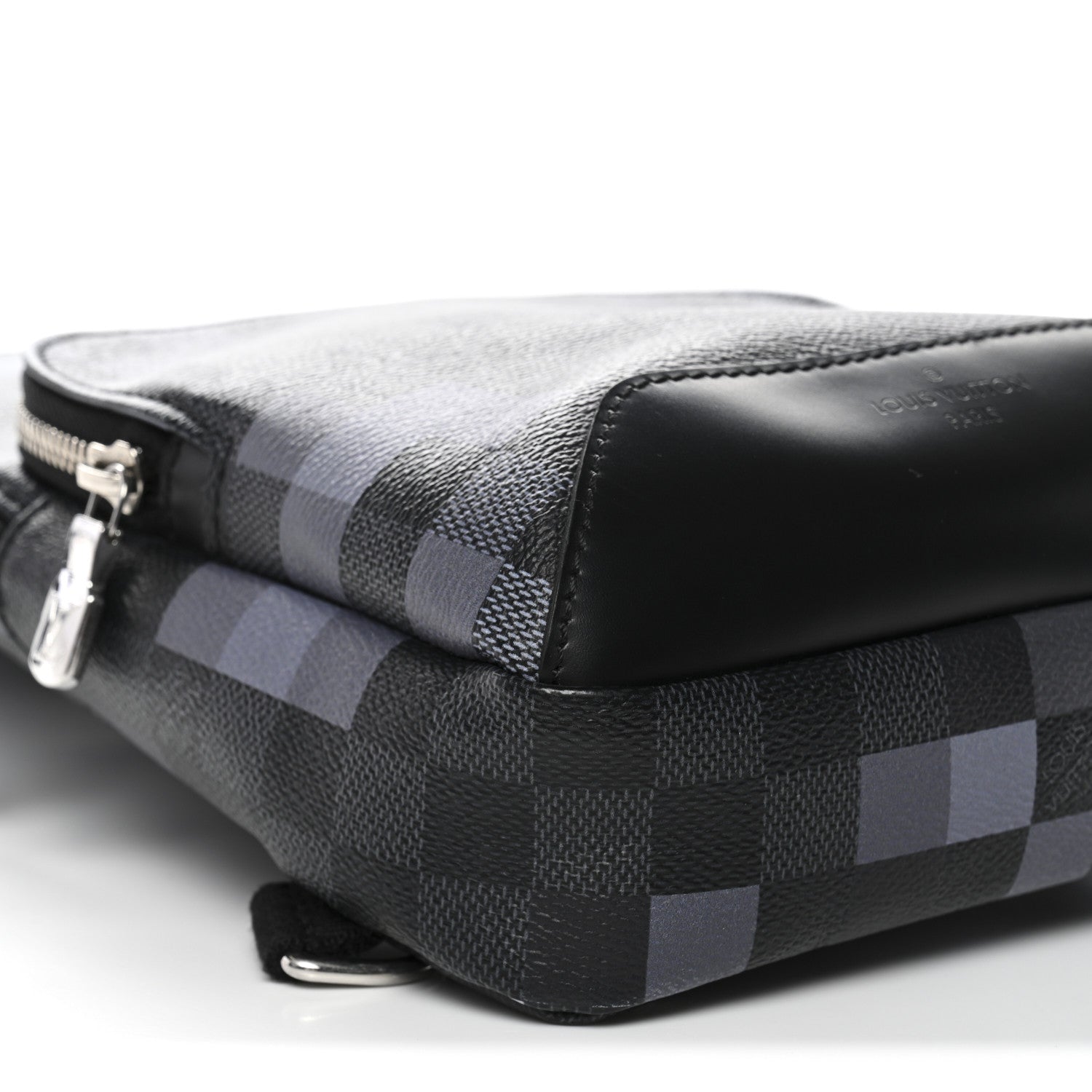 Louis Vuitton Damier Graphite Pixel Avenue Sling Backpack Gris