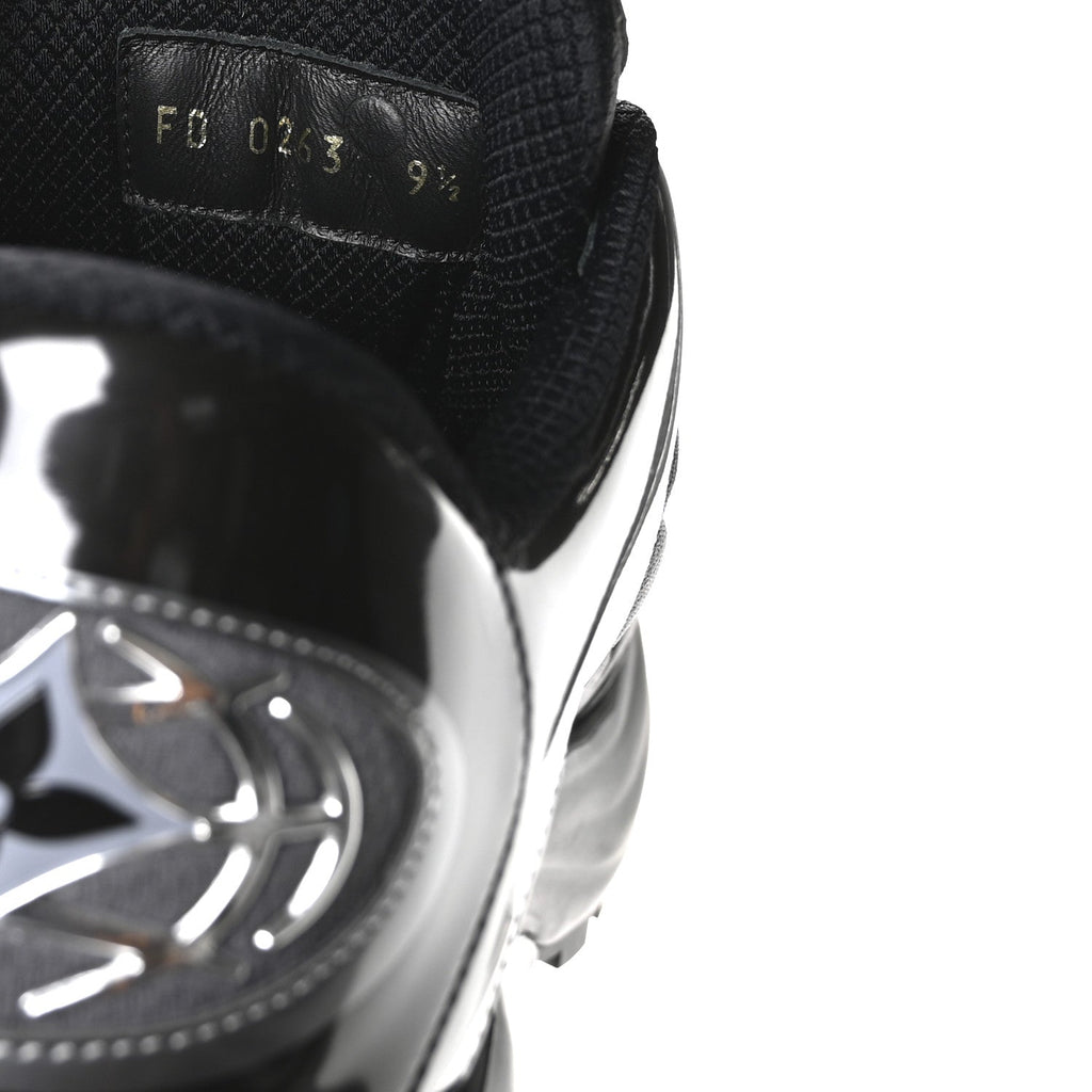 Louis Vuitton Monogram Discovery Lace Up Sneakers 9.5 Black Silver