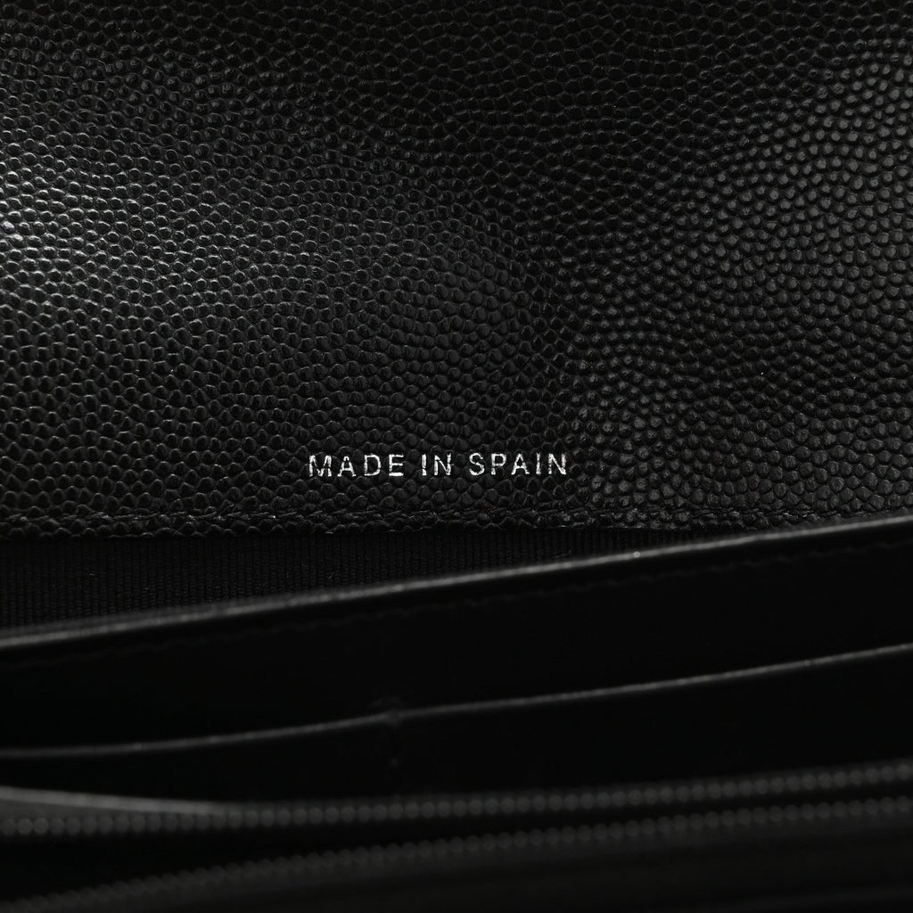 Caviar Quilted Chanel 19 Flap Wallet Black White