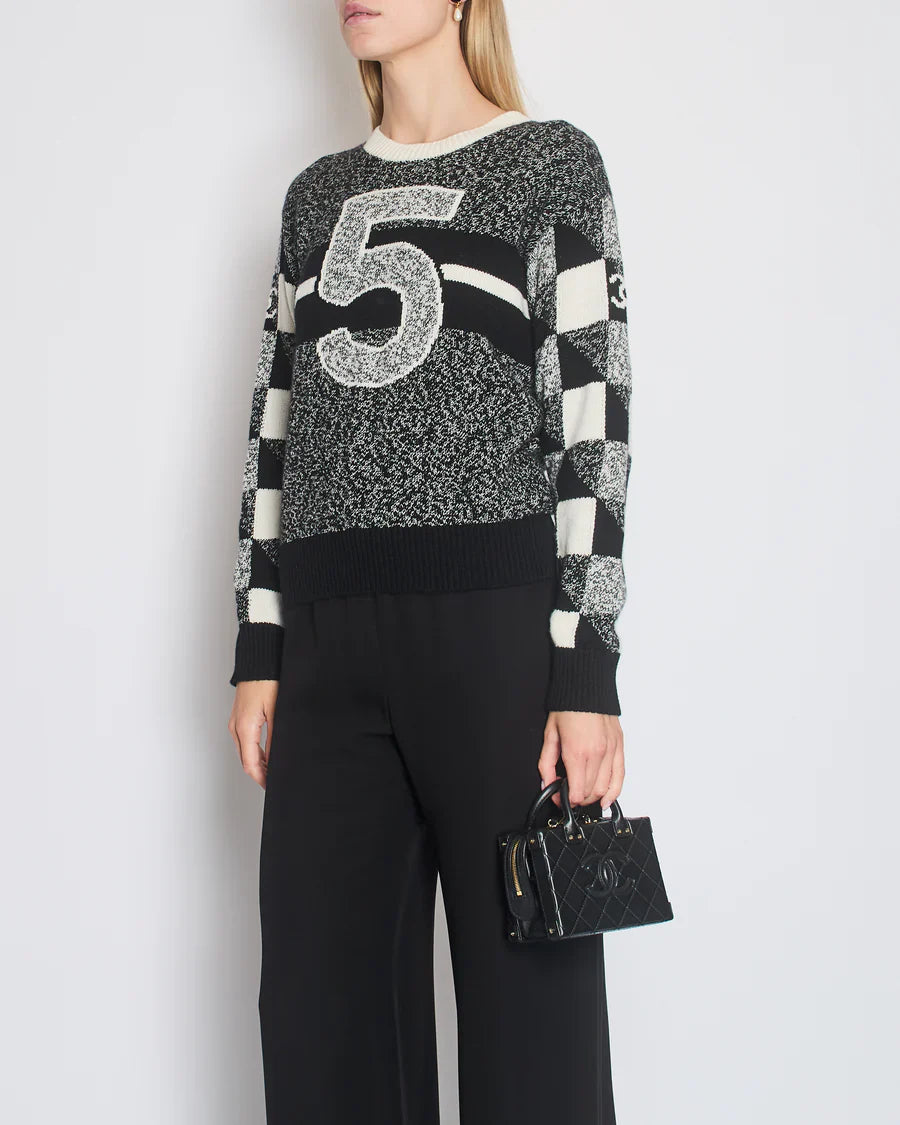 Chanel Black No5 Round Neck Cashmere Jumper with CC Detail Size FR 36 (UK 8)