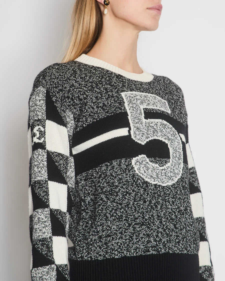 Chanel Black No5 Round Neck Cashmere Jumper with CC Detail Size FR 36 (UK 8)
