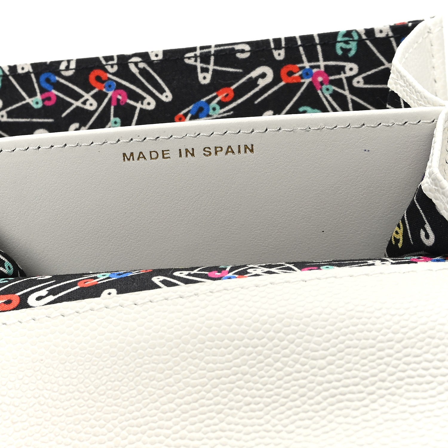 Caviar Quilted Chain CC Quilted Compact Flap Card Holder White