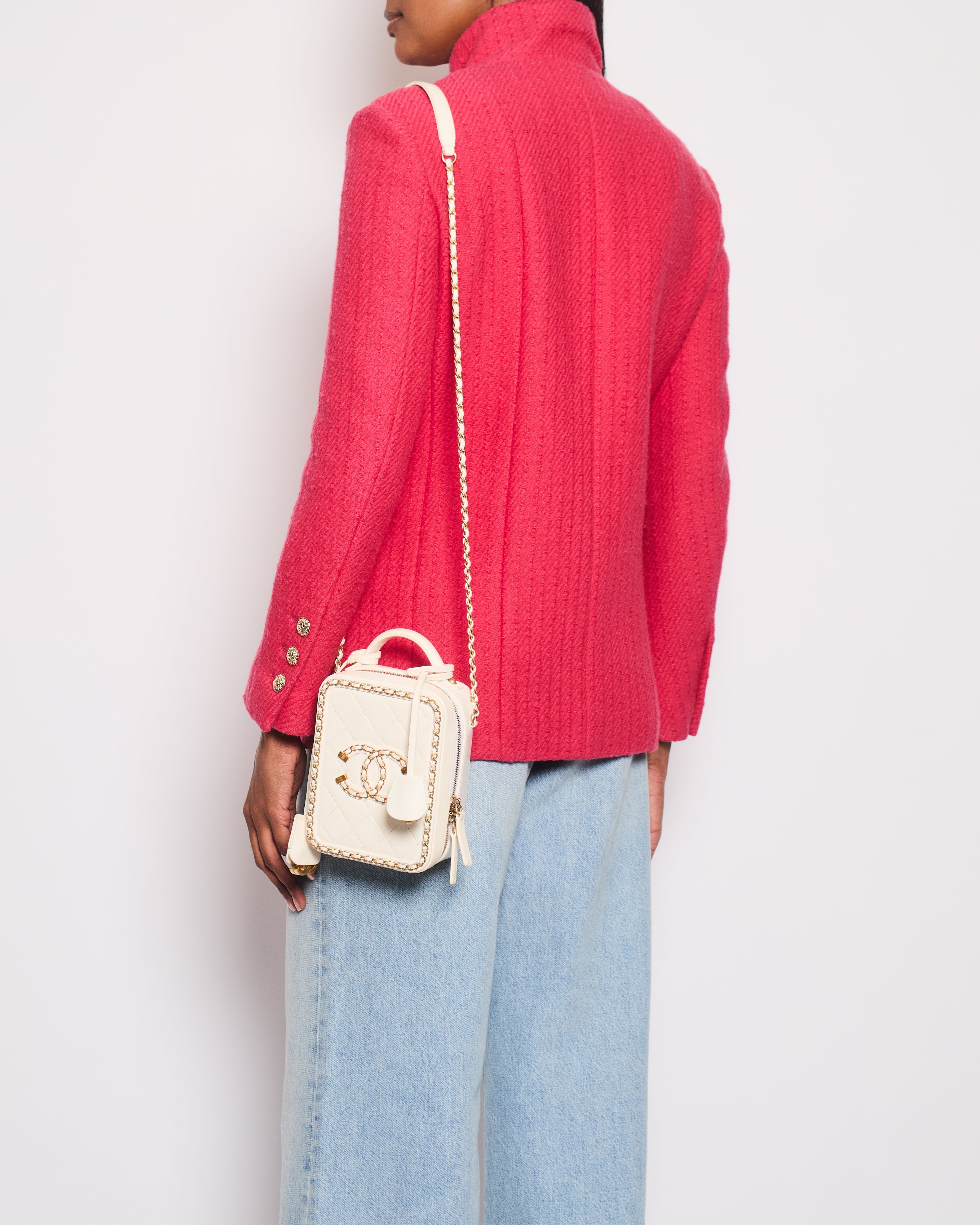 Chanel 20/A Hot Pink Long-Sleeve Tweed Jacket with Gold CC Button Detail Size 34 (UK 6)