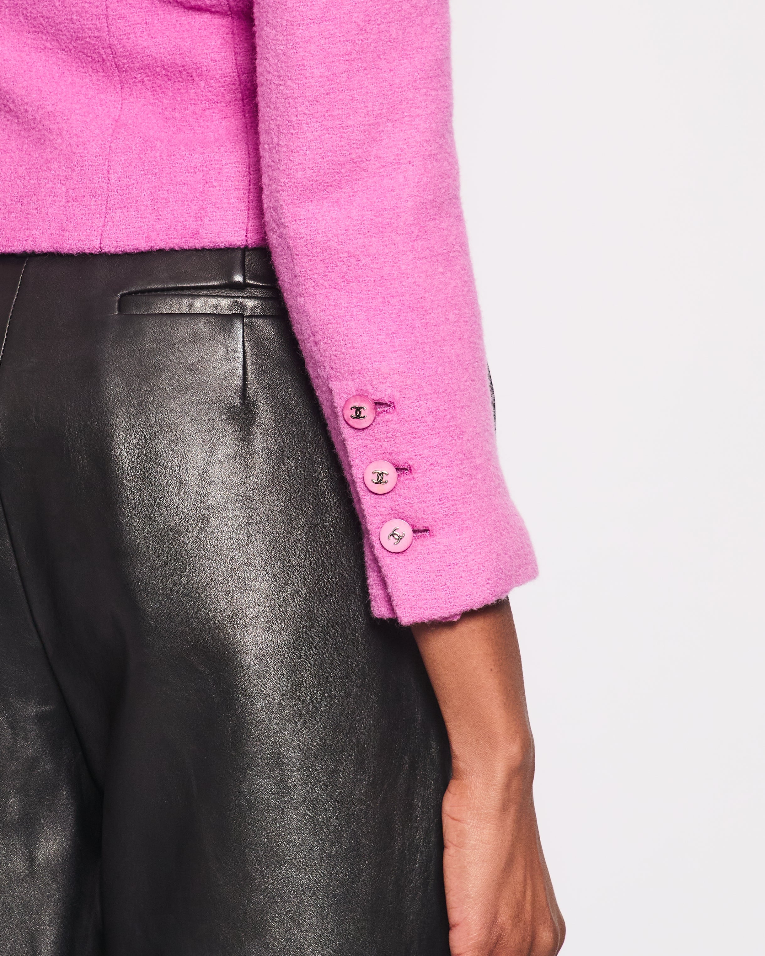 Chanel 96/P Vintage Lilac Wool Cropped Jacket with Silver CC Logo Buttons Size FR 34 (UK 6)
