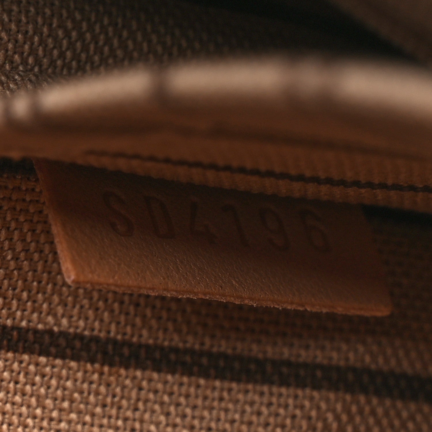 Louis Vuitton Monogram Neverfull MM GM Pochette