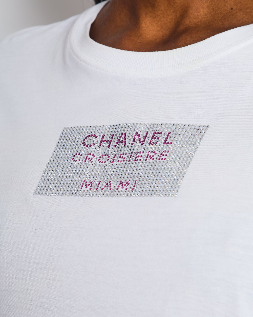 Chanel White T-shirt Rhinestones Detail “Croisiere Miami” Size M (UK 10)