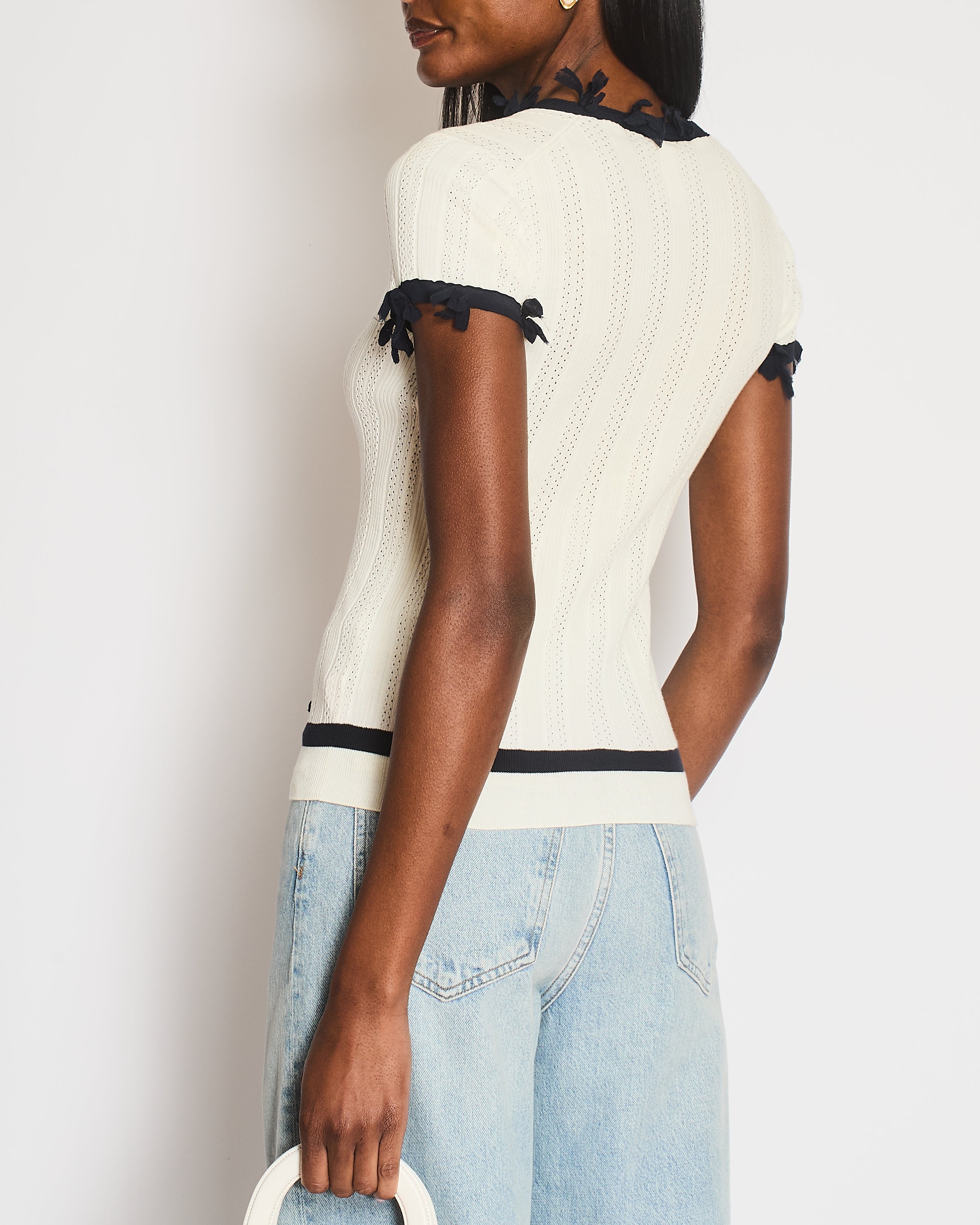 Chanel 06P White Pointelle Rib Knit Short-Sleeved Top with Navy Trims and Bow Details with Black Logo Button Size FR 36 (UK 8)