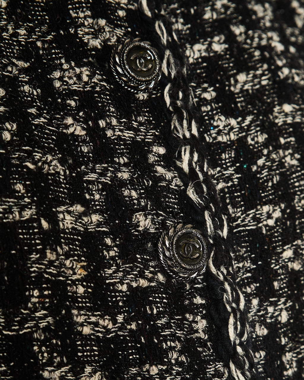 Chanel 13A Black and White Tweed Collar Jacket and Skirt Set with CC Logo Button Detail Size FR 38 (UK 10)