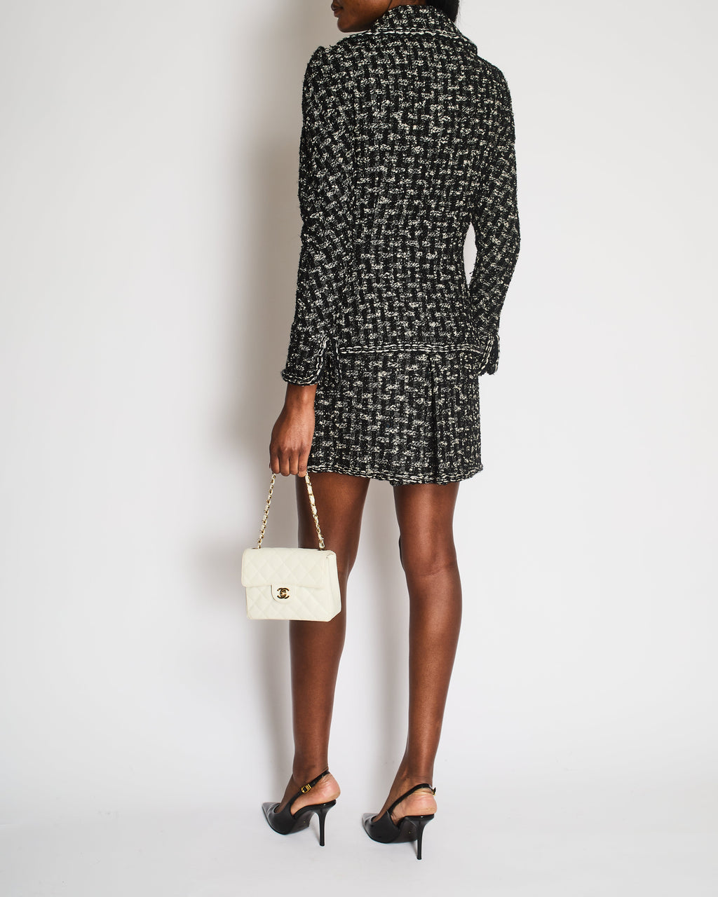 Chanel 13A Black and White Tweed Collar Jacket and Skirt Set with CC Logo Button Detail Size FR 38 (UK 10)