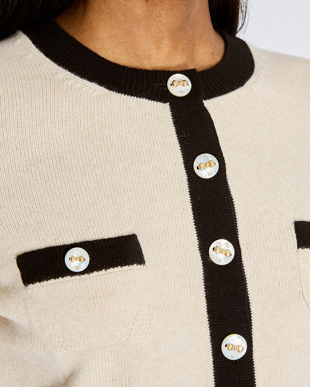 Chanel FW 25 Beige Cashmere Cropped Cardigan and Matching Skirt with Pockets Size FR 36 (UK 8)