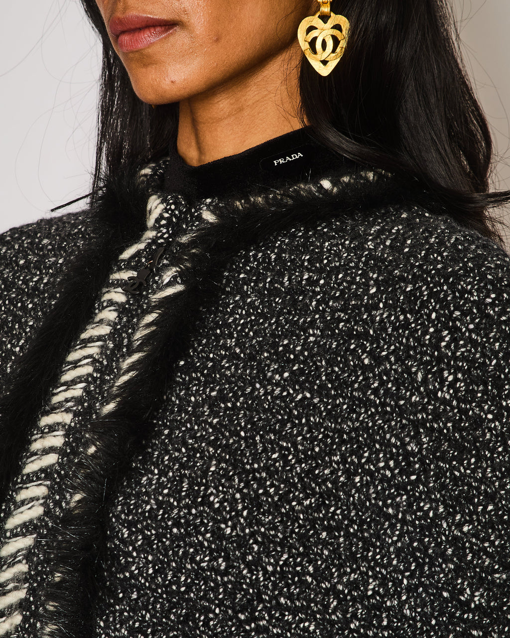 Chanel Fall 2010 Collection Black and White Cashmere Knit Cape with Fur Trimmings Size FR 40 (UK 12)