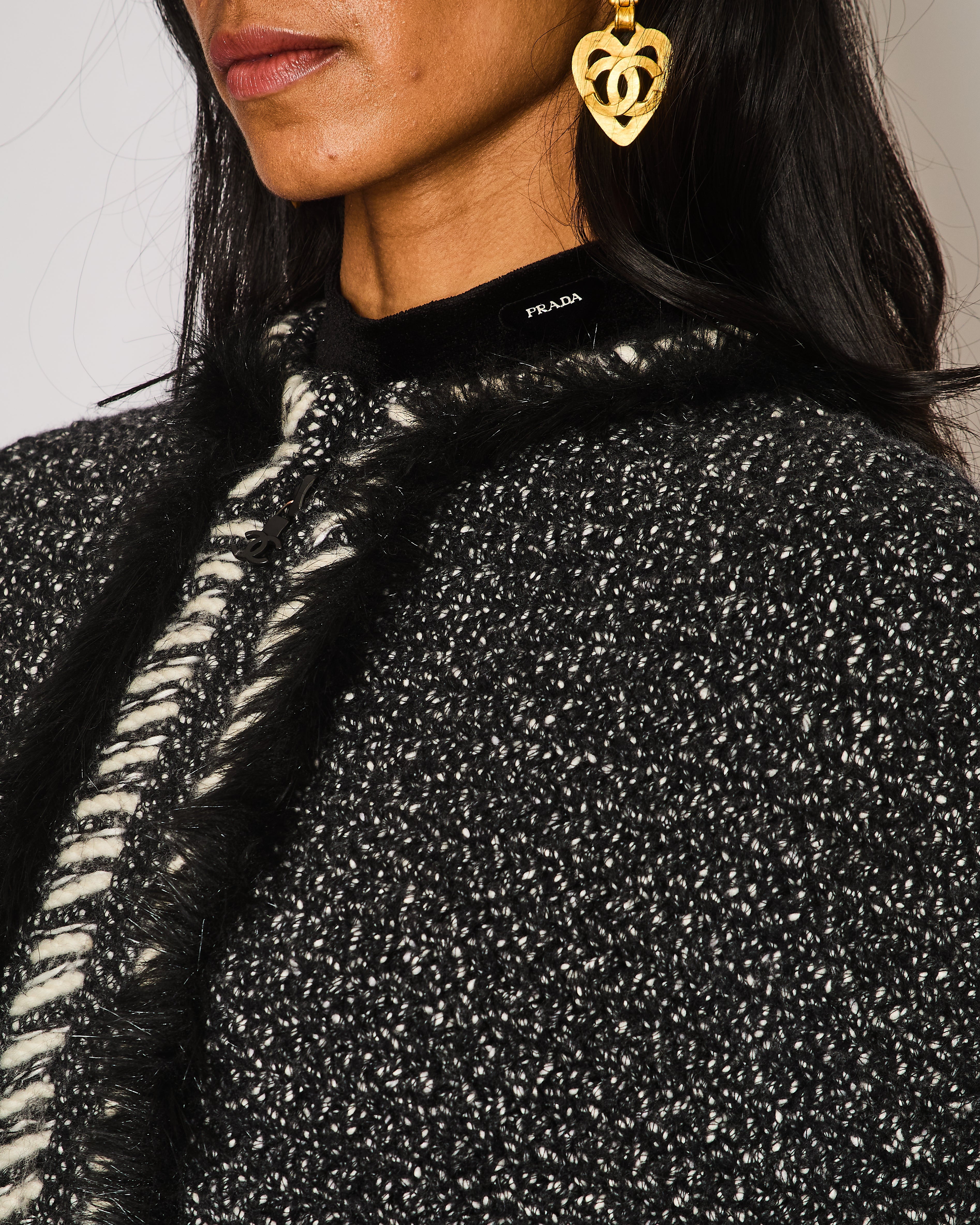 Chanel Fall 2010 Collection Black and White Cashmere Knit Cape with Fur Trimmings Size FR 40 (UK 12)