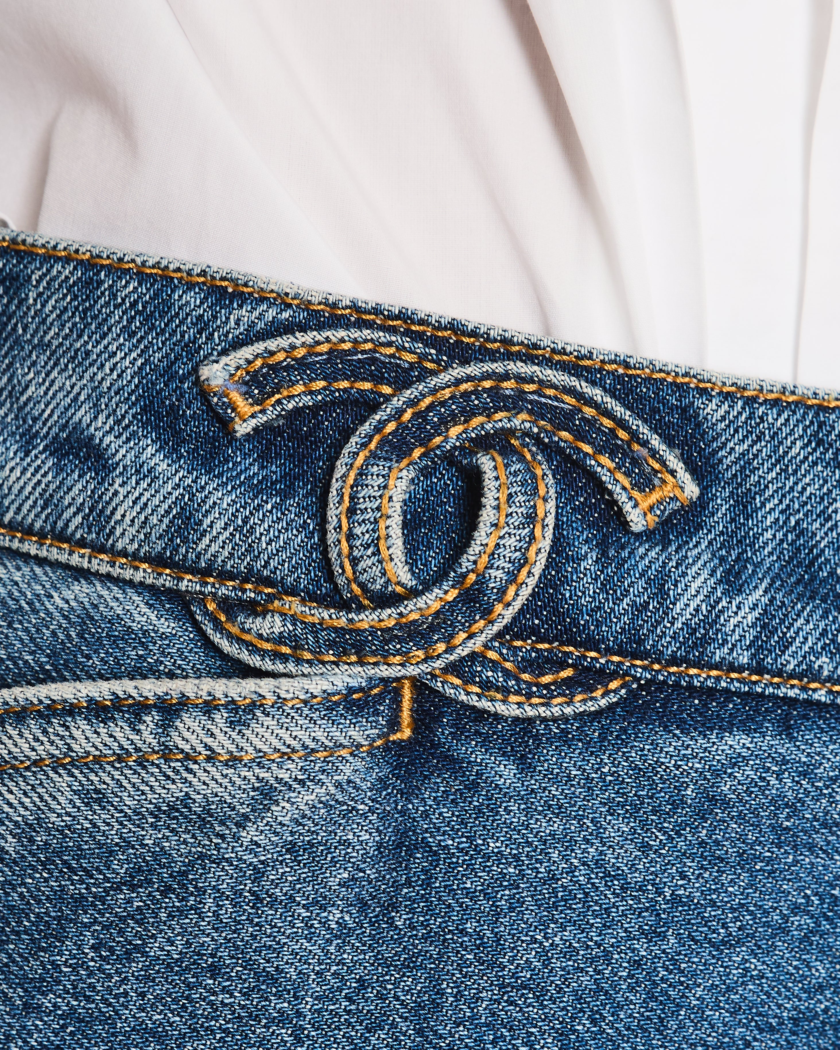 Chanel 24/S Blue Denim Straight Leg Jeans With CC Logo Along the Waistband and Camelia Button Detail Size 42 (UK 14)