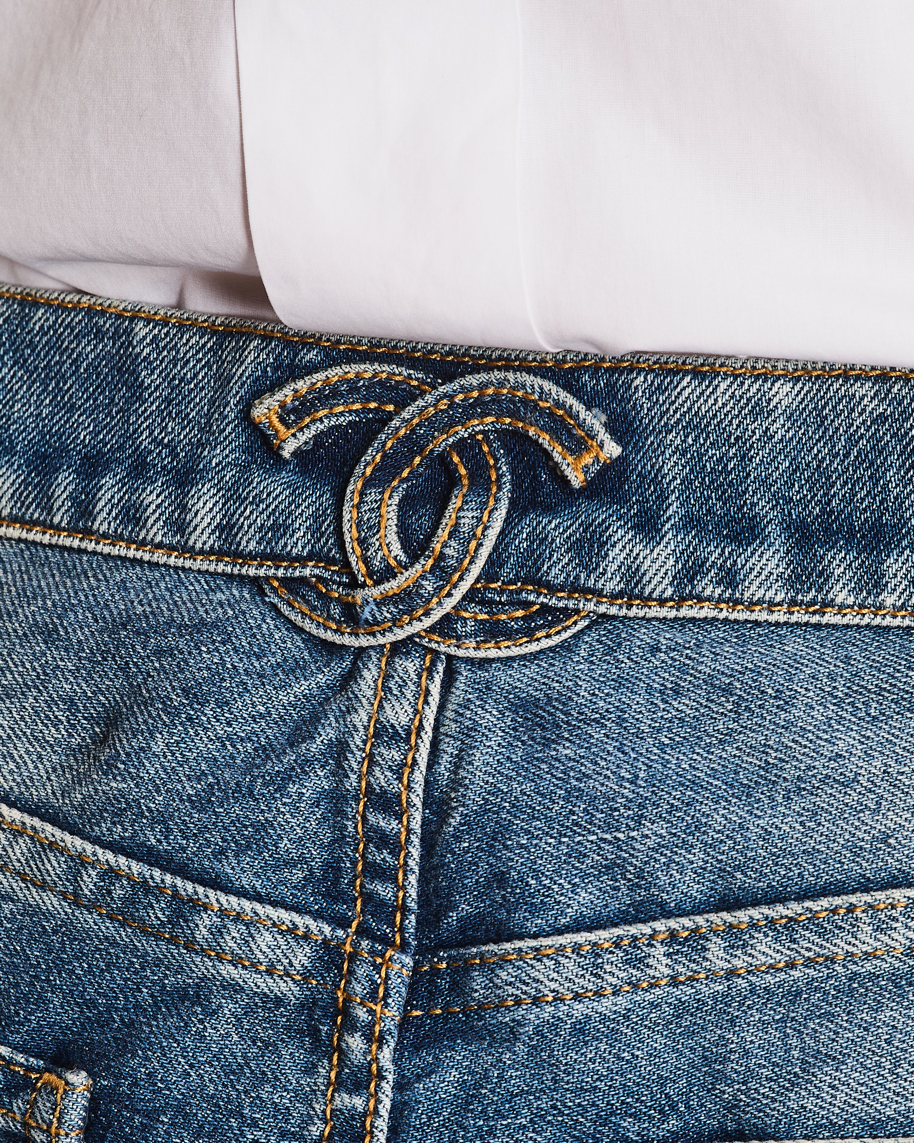 Chanel 24/S Blue Denim Straight Leg Jeans With CC Logo Along the Waistband and Camelia Button Detail Size 42 (UK 14)