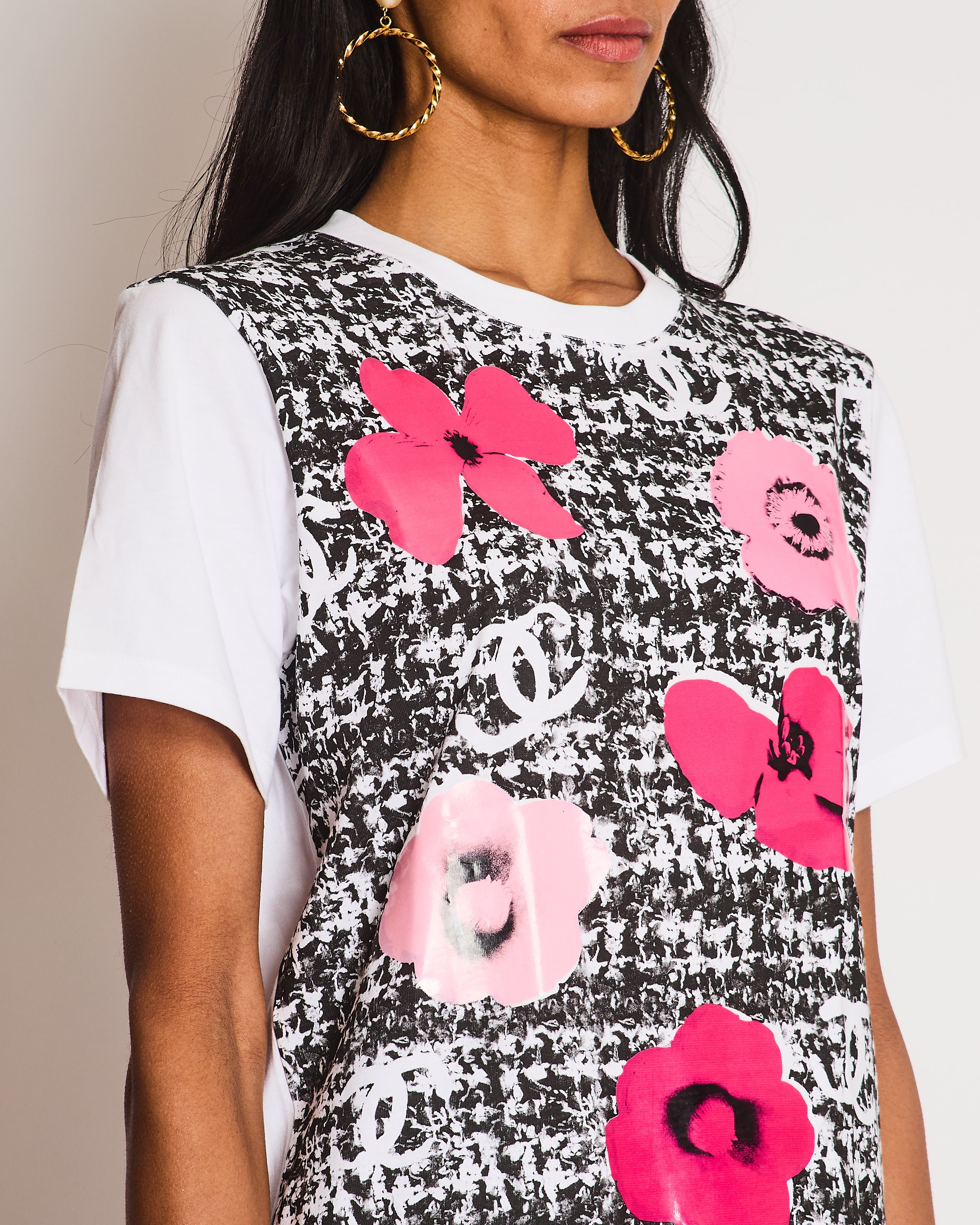 Chanel 24/S Black and White Tweed Effect T-Shirt with Laminate Pink Flowers Size M (UK 10)