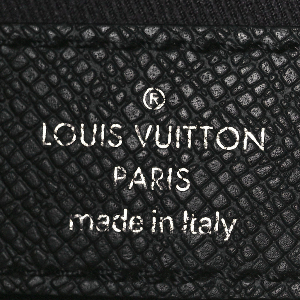 Louis Vuitton Taiga Outdoor Messenger PM Black