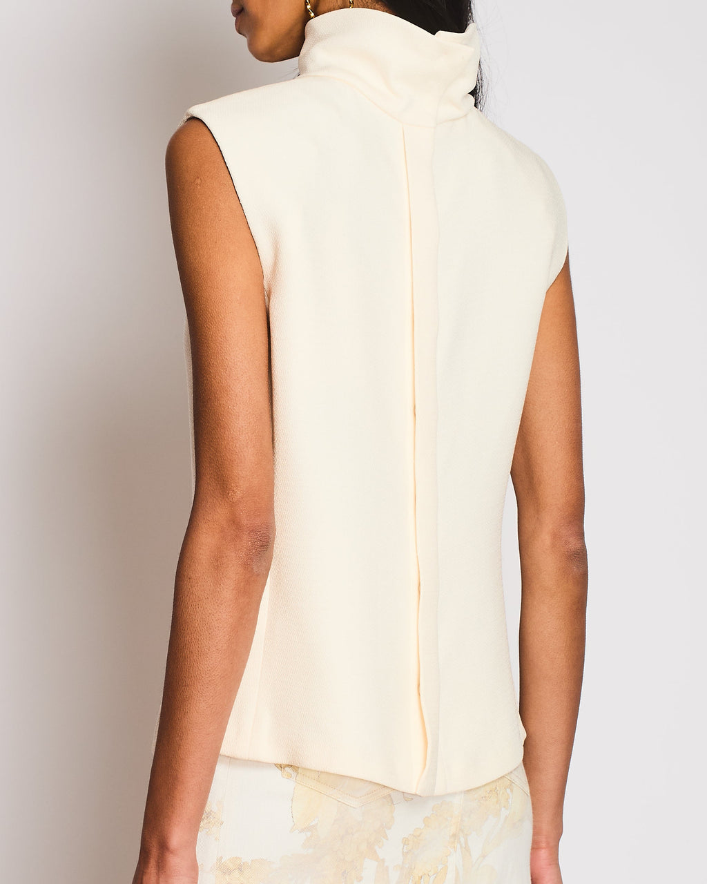 Chanel 22/C Ivory Sleeveless Blouse with Collar Turnover Detail Size FR 38 (UK 10)