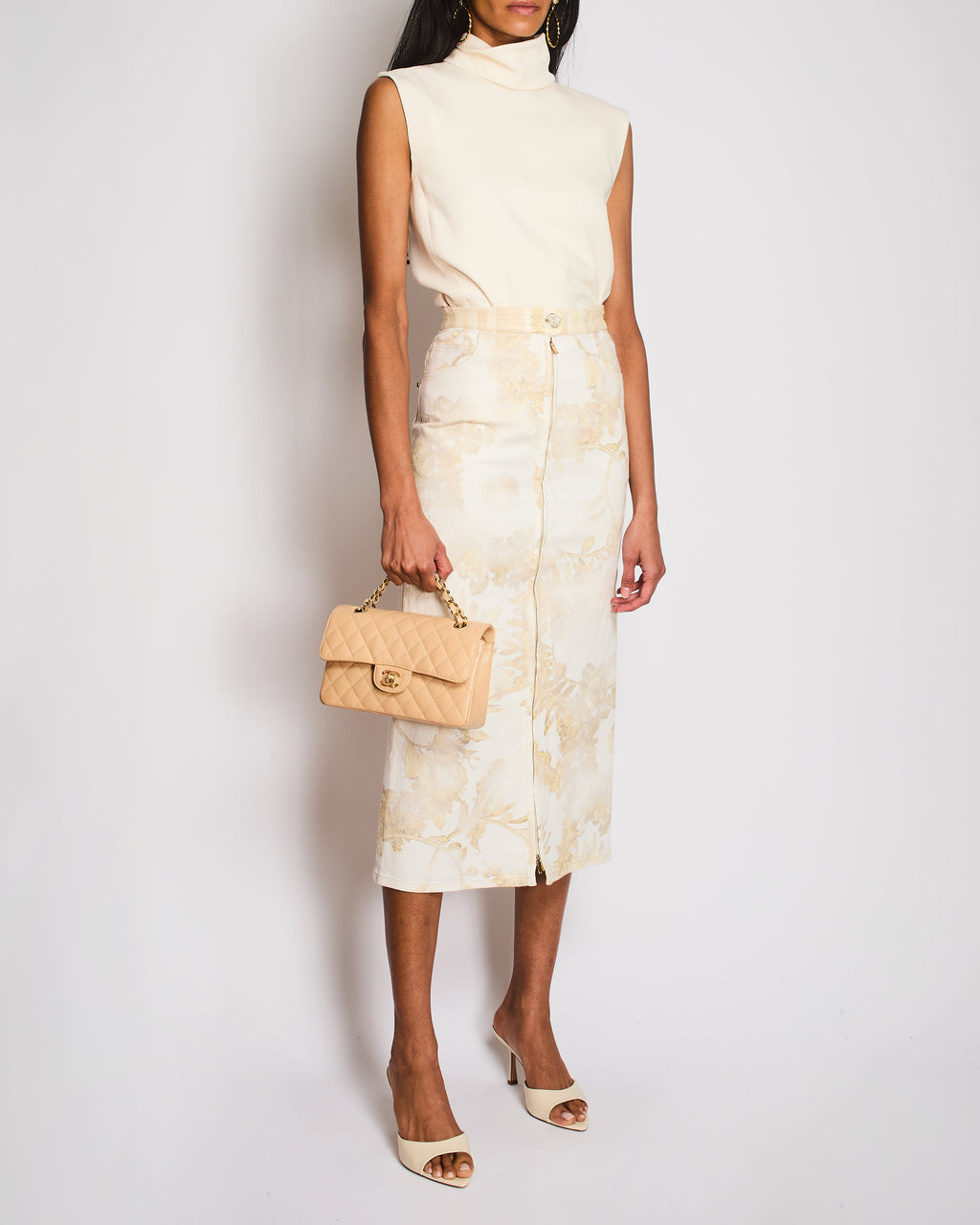 Chanel 22/C Ivory Sleeveless Blouse with Collar Turnover Detail Size FR 38 (UK 10)