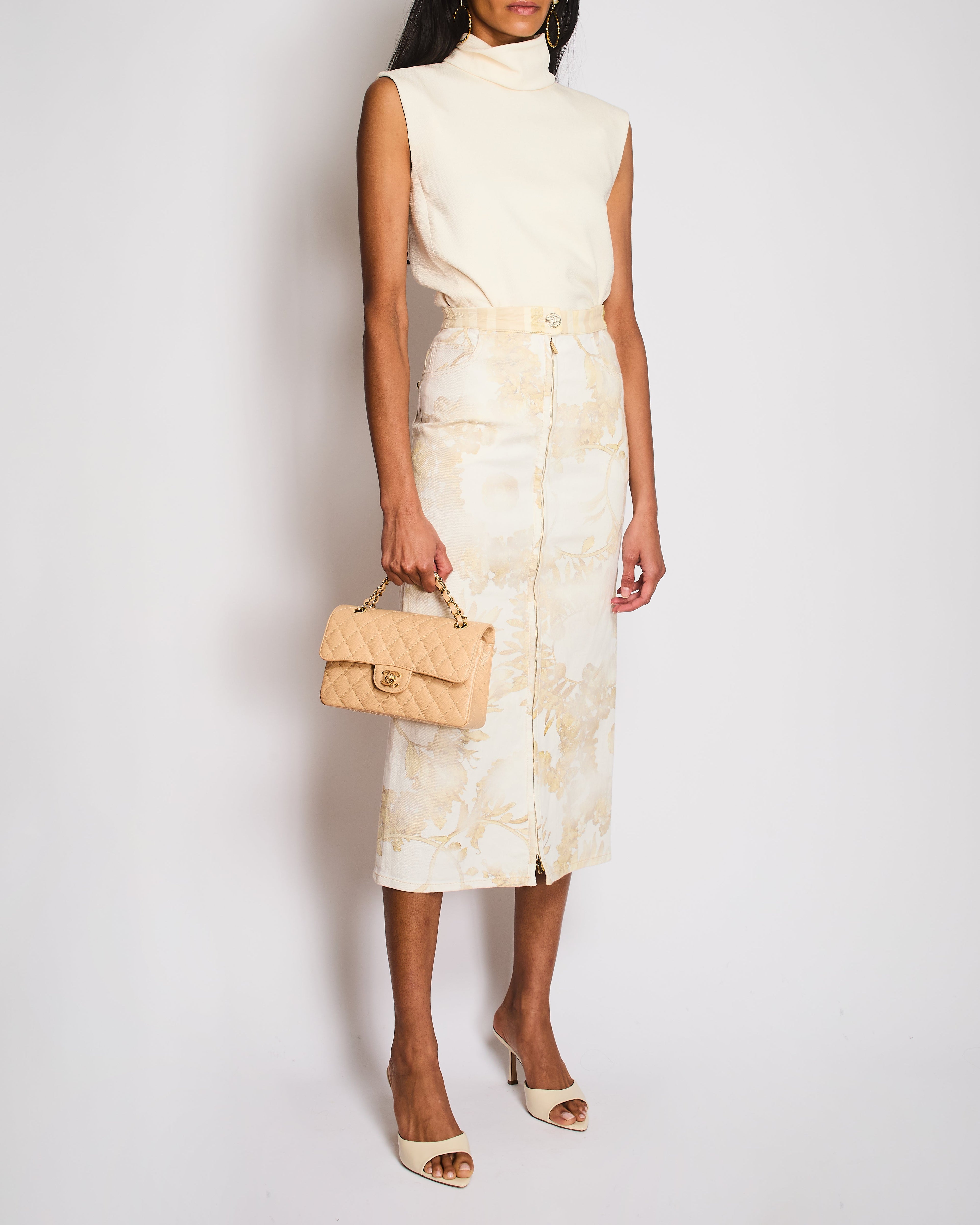 Chanel 22/C Ivory Sleeveless Blouse with Collar Turnover Detail Size FR 38 (UK 10)