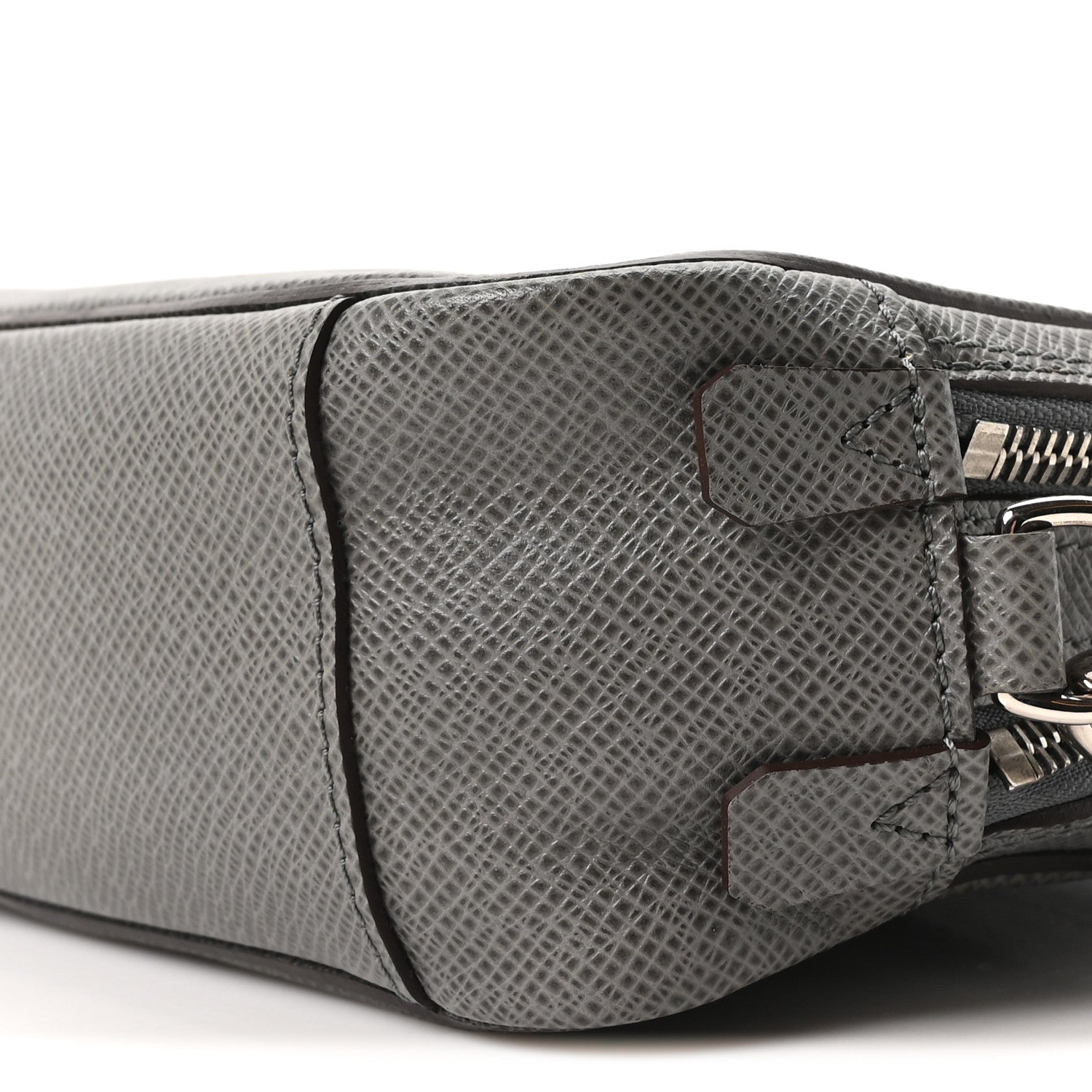 Louis Vuitton Taiga Neo Pavel Glacier