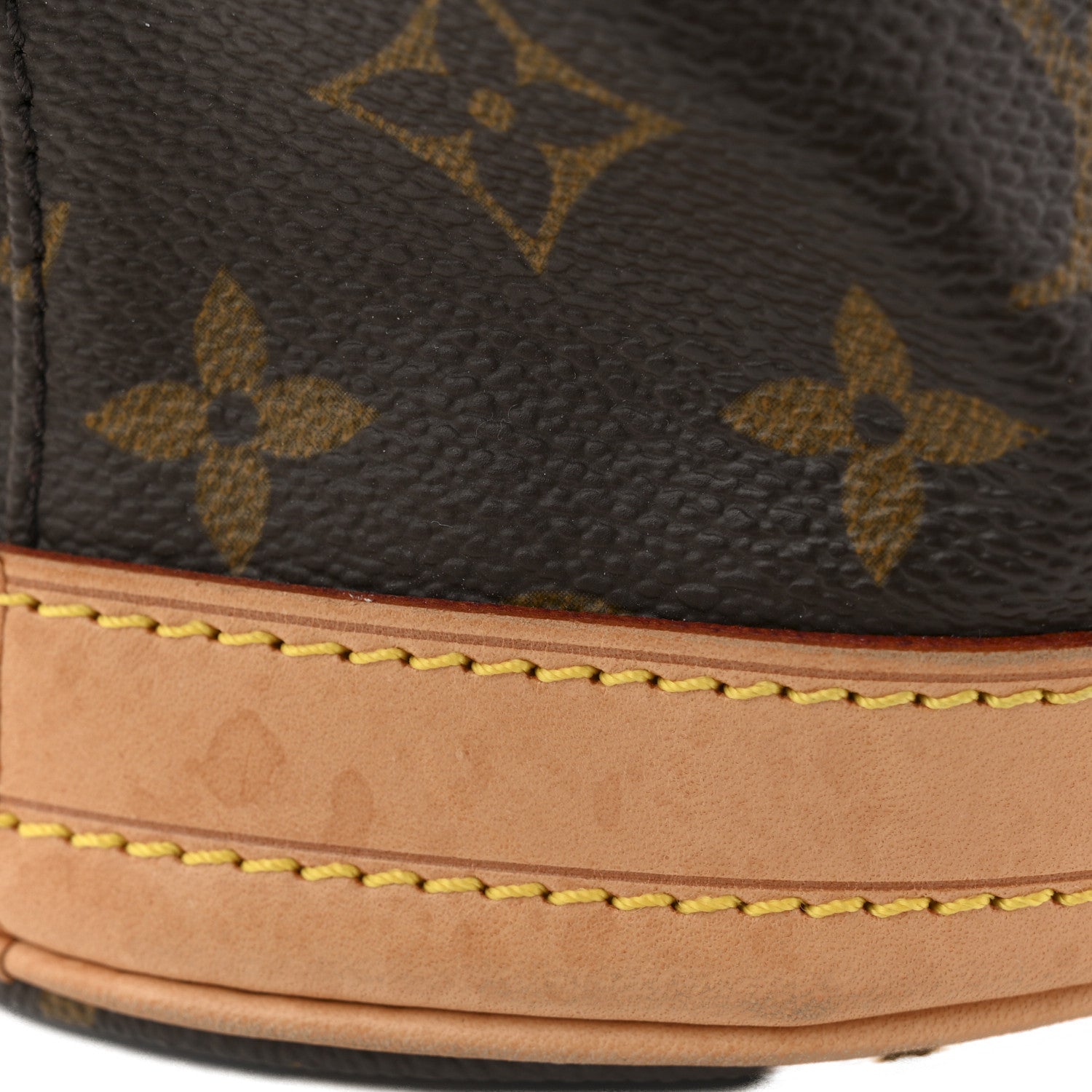 Louis Vuitton Monogram Petit Bucket 23