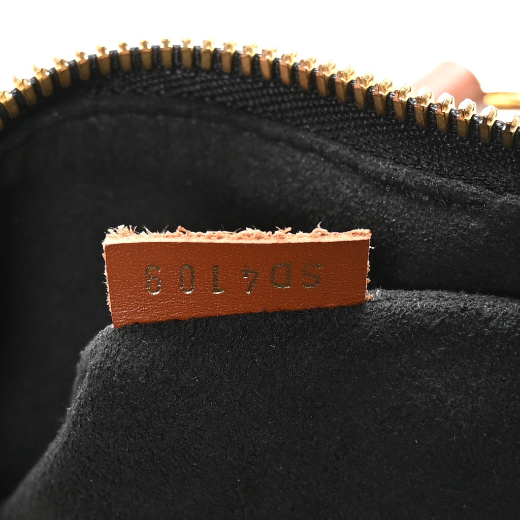 Louis Vuitton Monogram V Tote MM Black