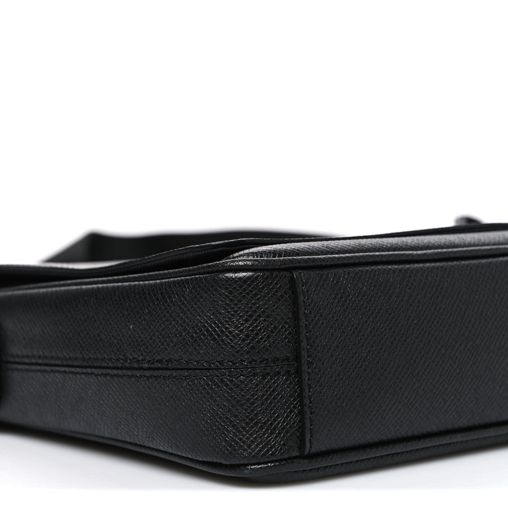 Louis Vuitton Taiga District PM Black