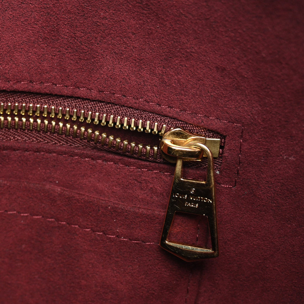 Louis Vuitton Monogram Carryall MM