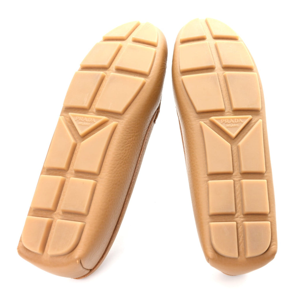 Prada Cervo Triangle Driving Loafer 39.5 Naturale