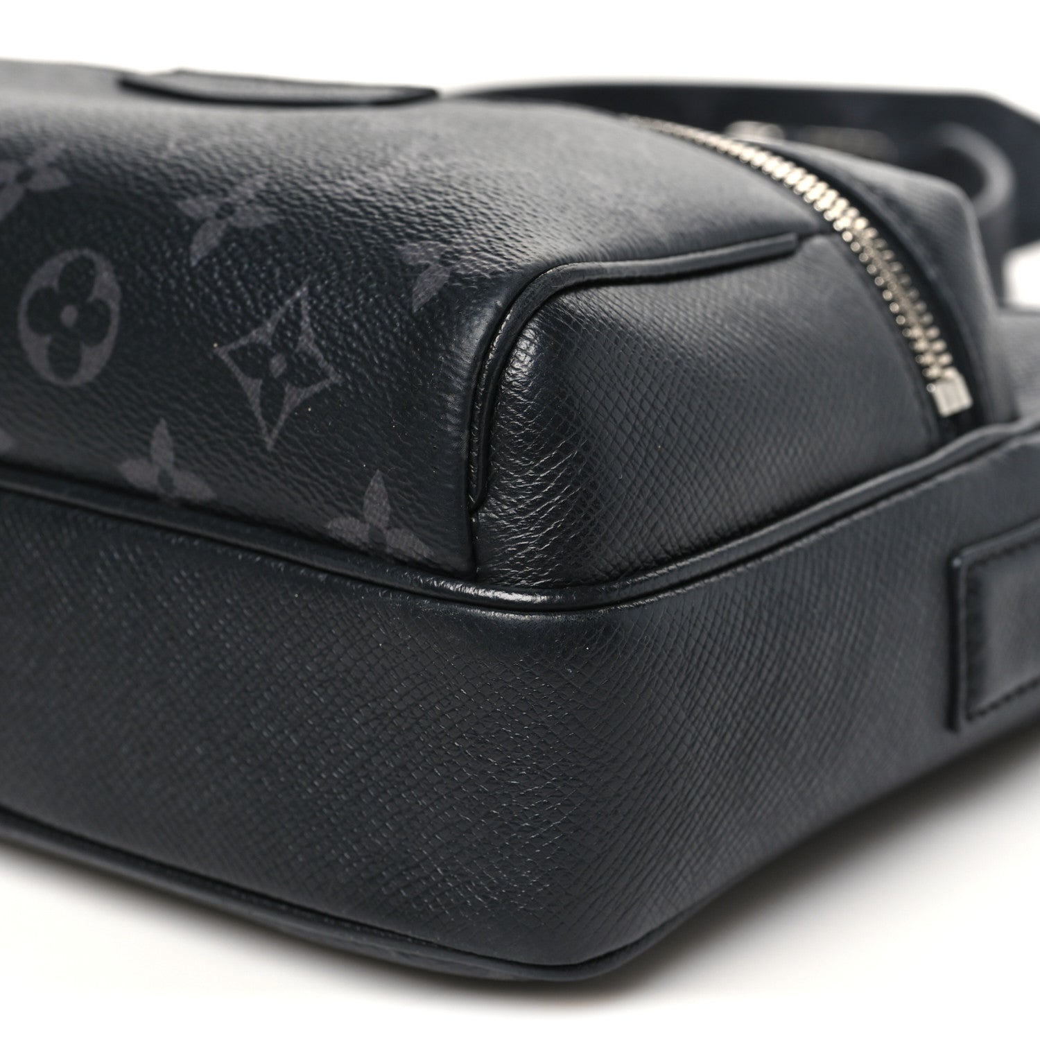 Louis Vuitton Taiga Monogram Eclipse Outdoor Messenger Black