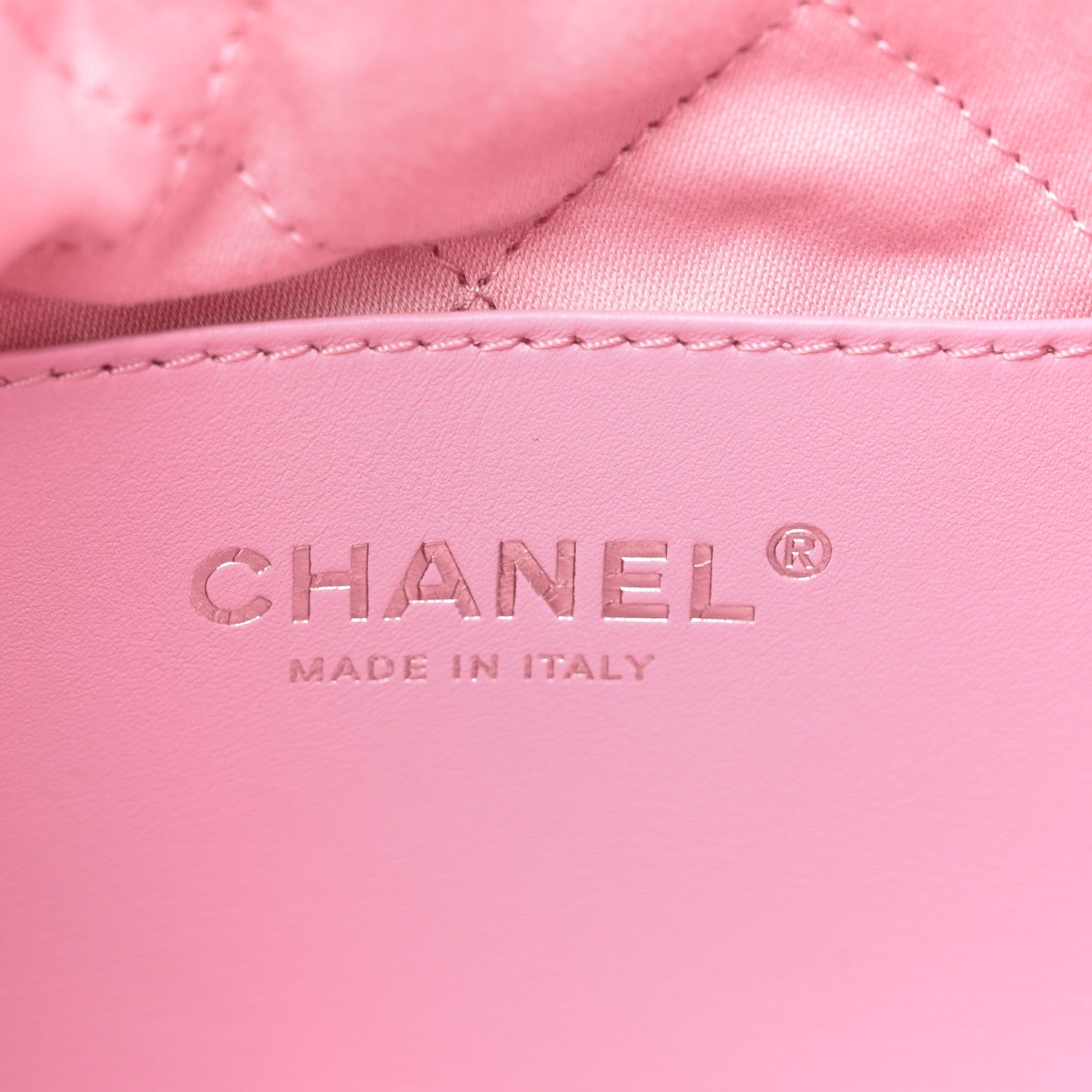 Chanel Metallic Lambskin Lacquered Monochrome Quilted Mini Chanel 22 Pink