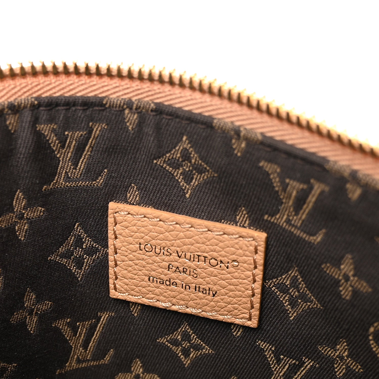 Louis Vuitton Calfskin Multipass Arizona Beige