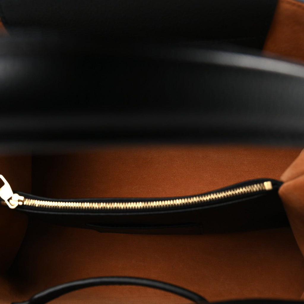 Louis Vuitton Taurillon Capucines GM Souple Black