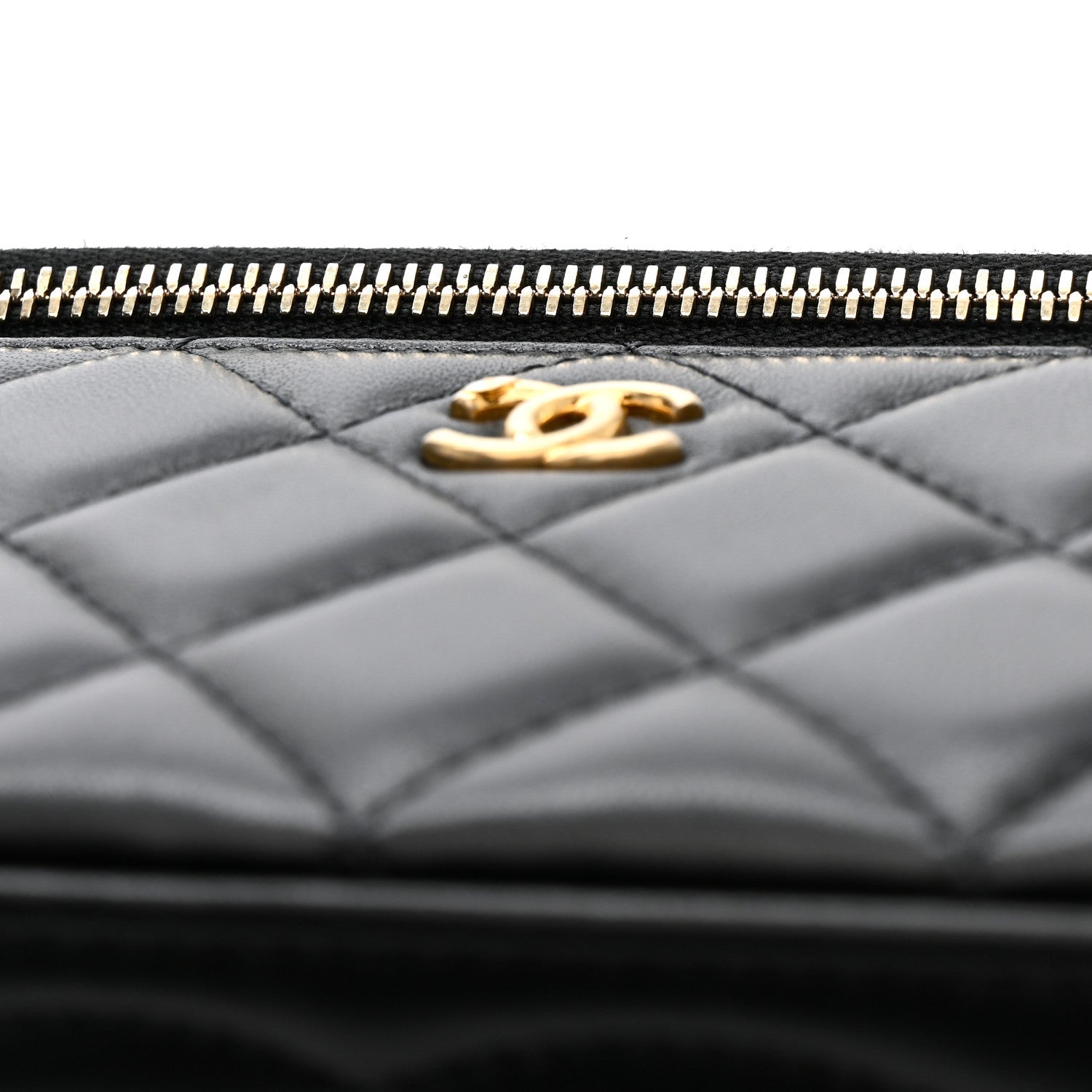 Chanel Lambskin Quilted Pearl Crush Small Vanity Case With Chain Black