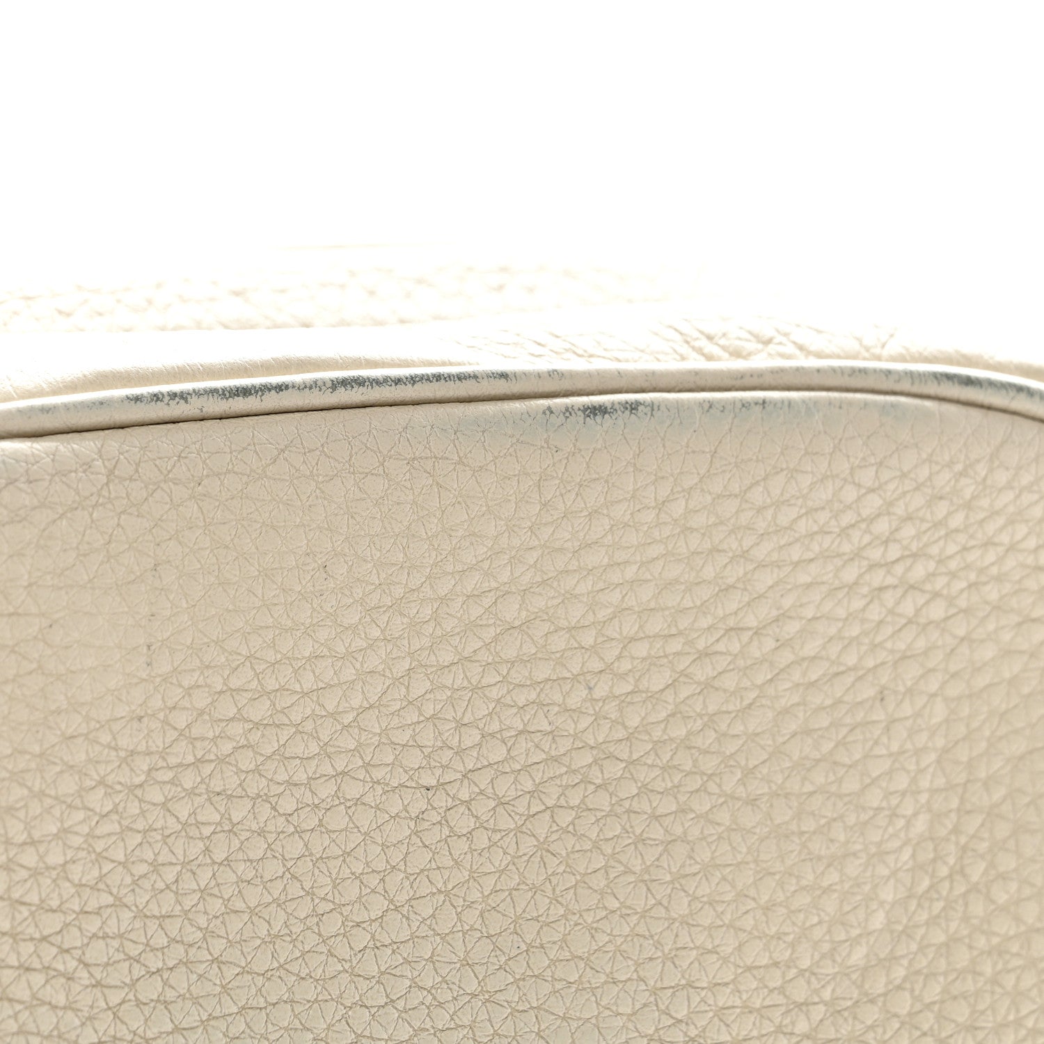 Gucci Pebbled Calfskin Small Soho Disco Bag Off White