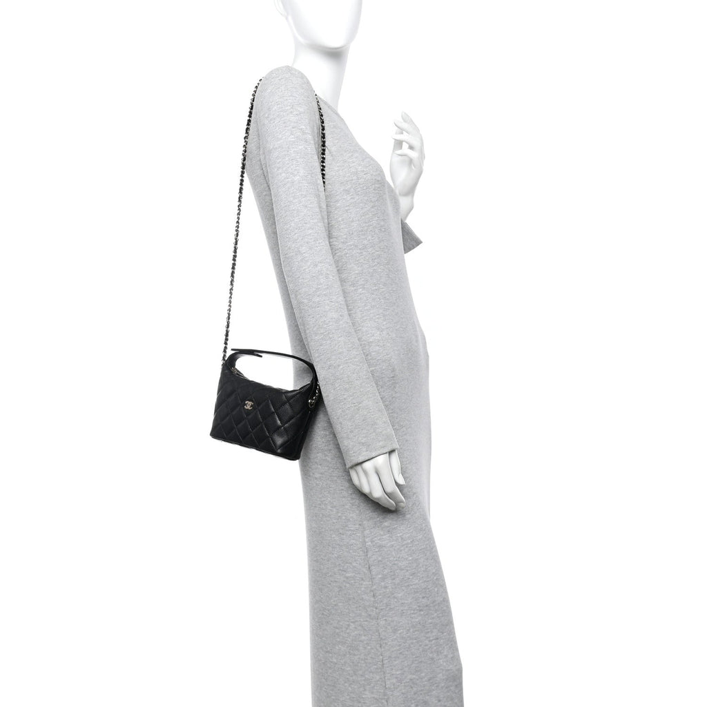 Chanel Caviar Quilted Hobo Clutch With Chain Black