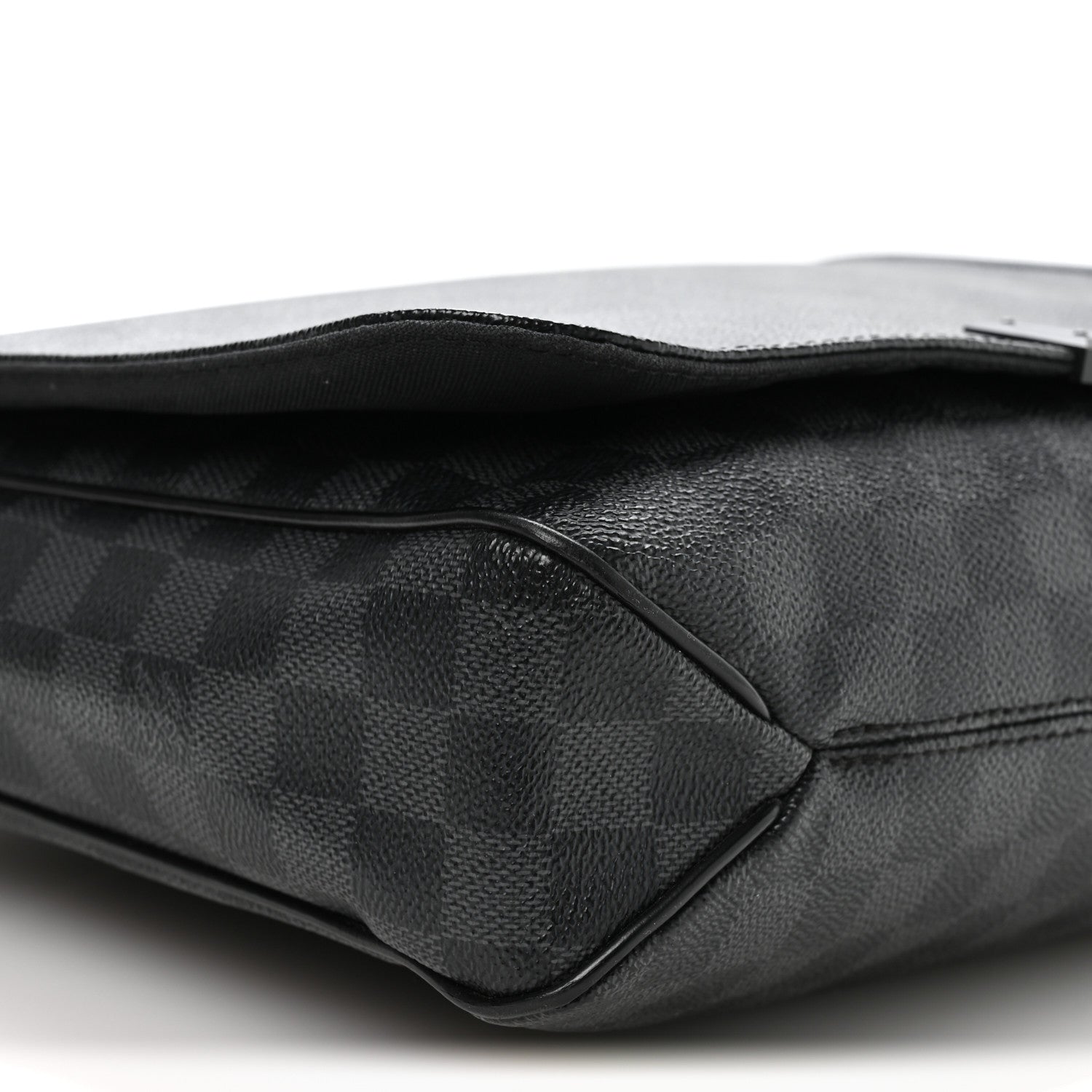 Louis Vuitton Damier Graphite District MM