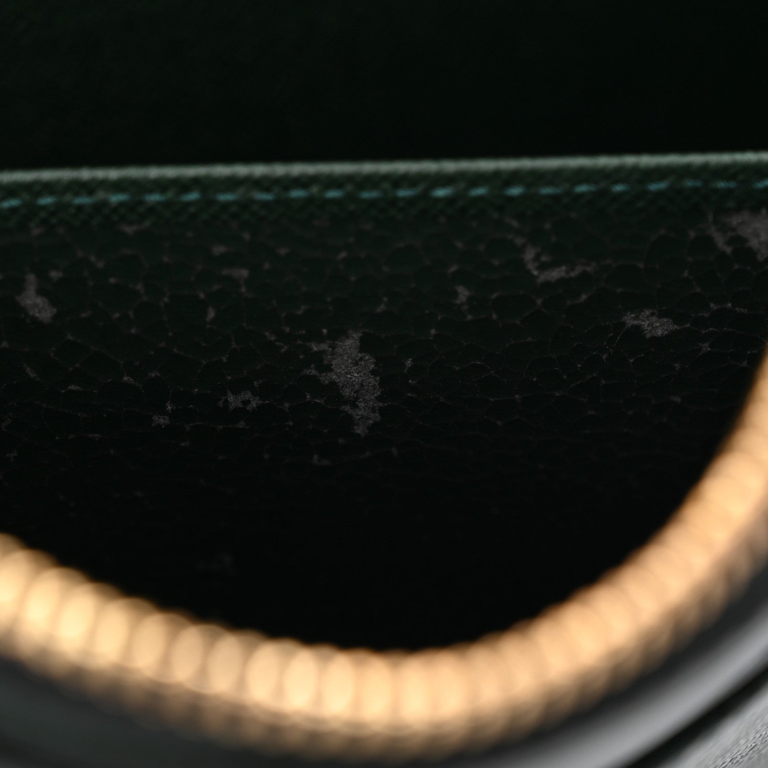 Louis Vuitton Taiga Baikal Pochette Epicea