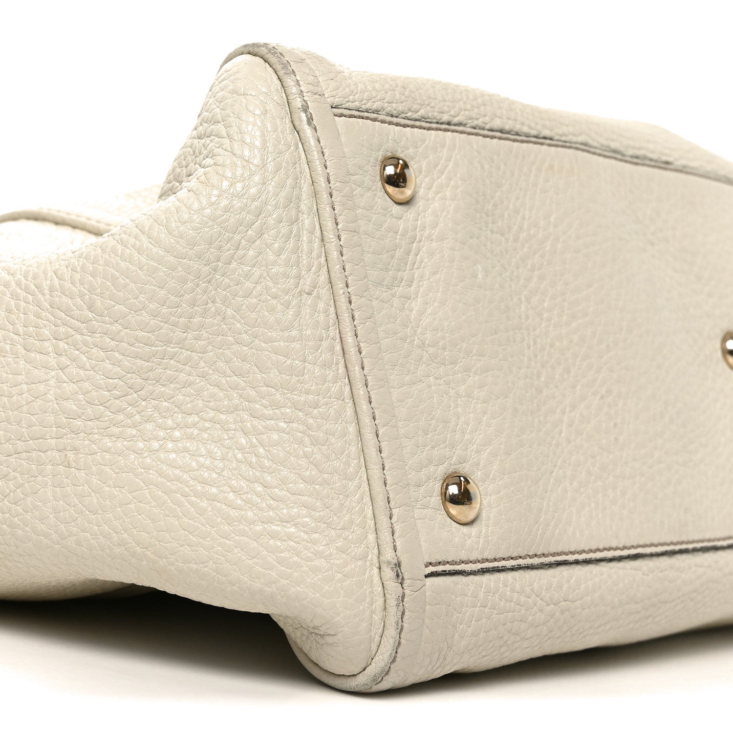 Gucci Pebbled Calfskin Medium Soho Shoulder Bag Off White